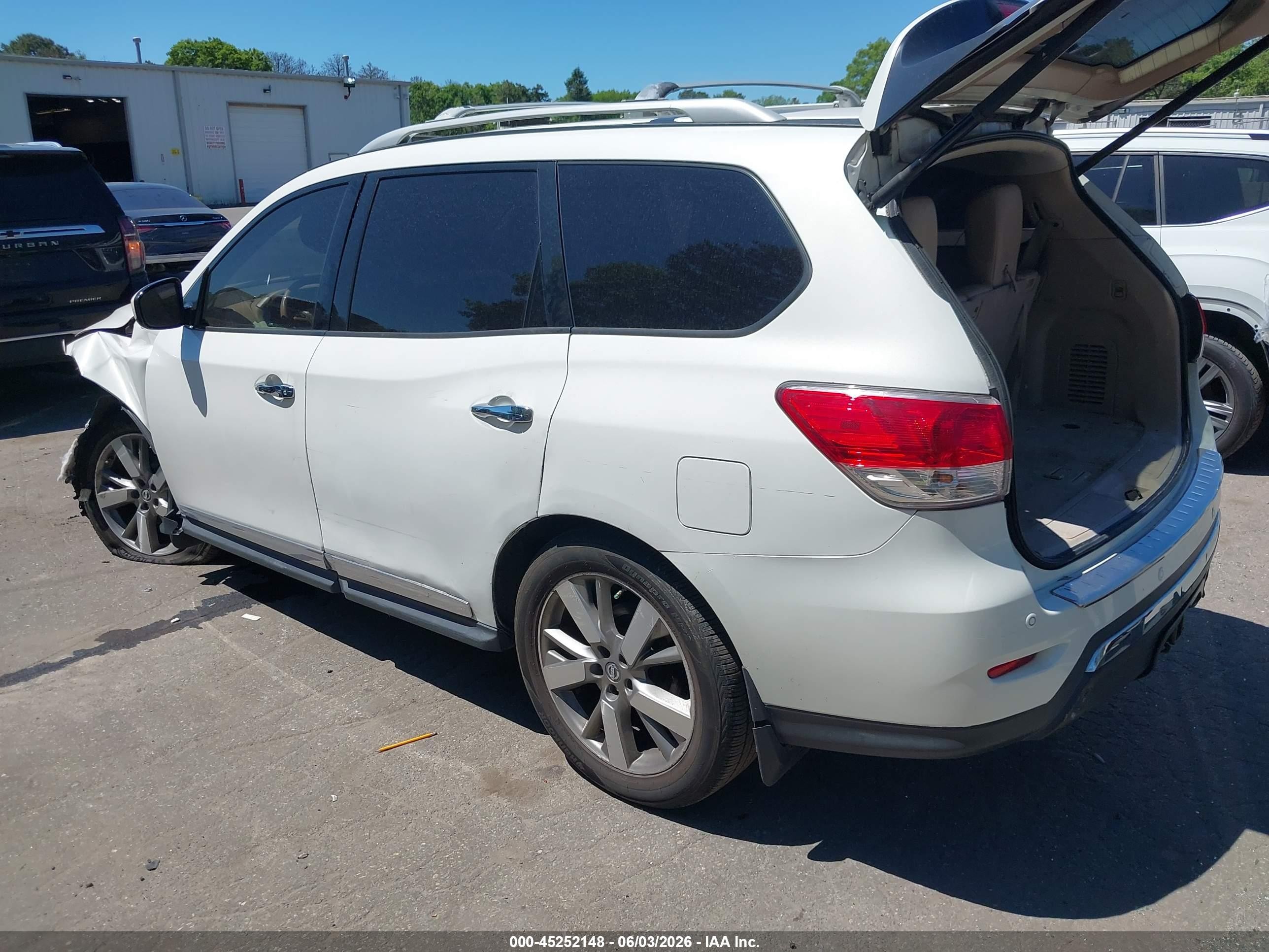 2013 Nissan Pathfinder Platinum White vin: 5N1AR2MM8DC666462