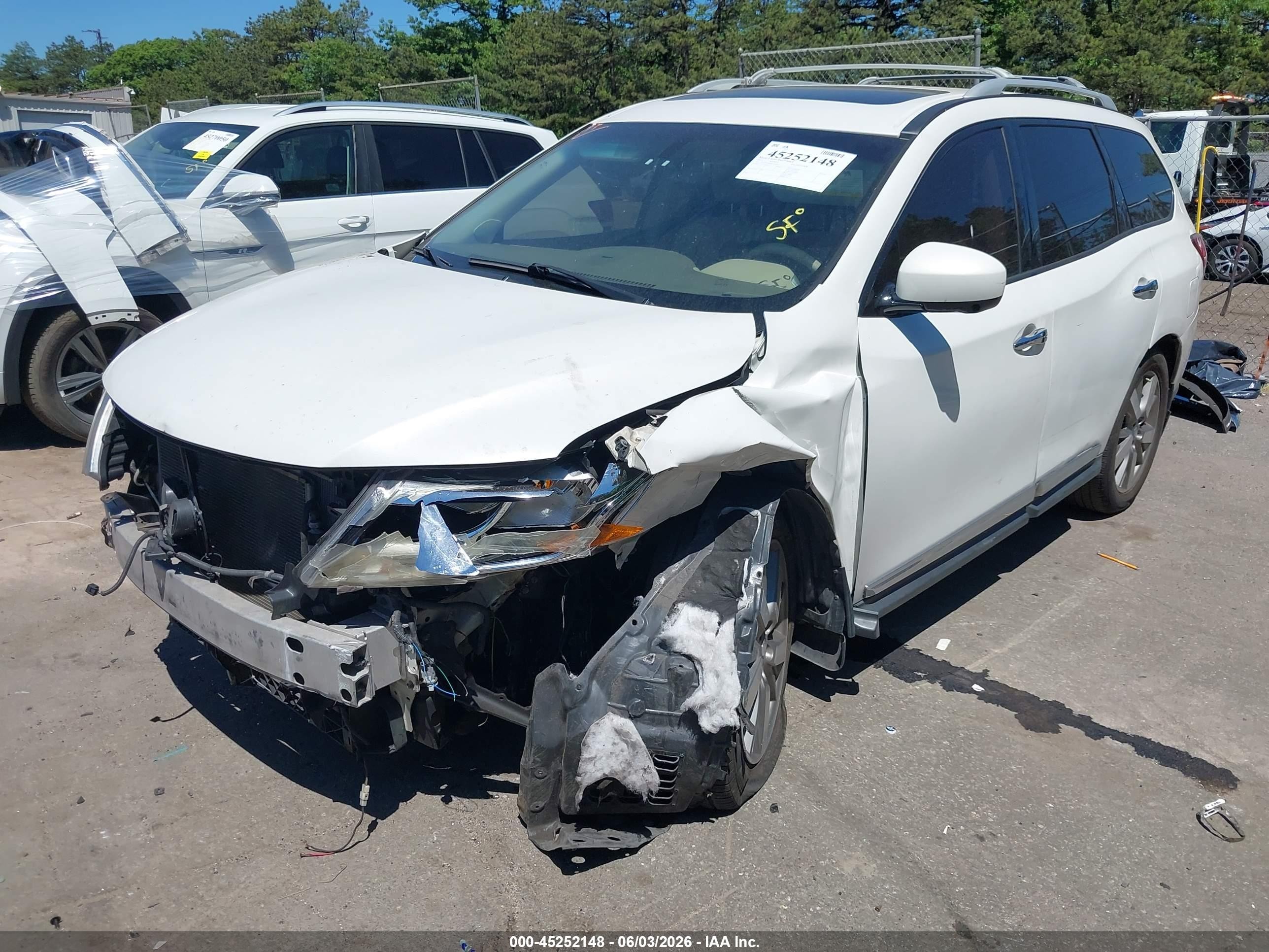 2013 Nissan Pathfinder Platinum White vin: 5N1AR2MM8DC666462