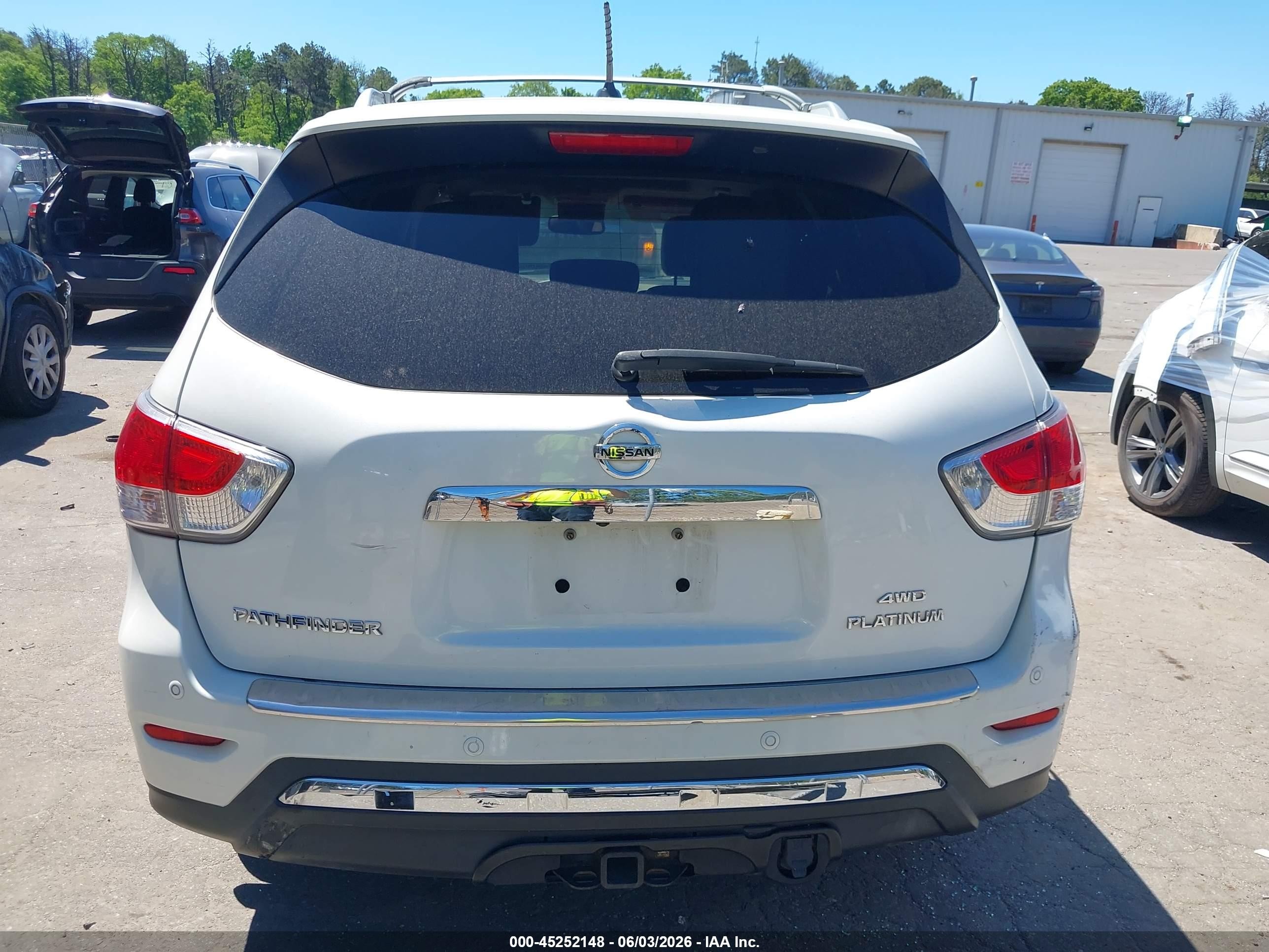2013 Nissan Pathfinder Platinum White vin: 5N1AR2MM8DC666462