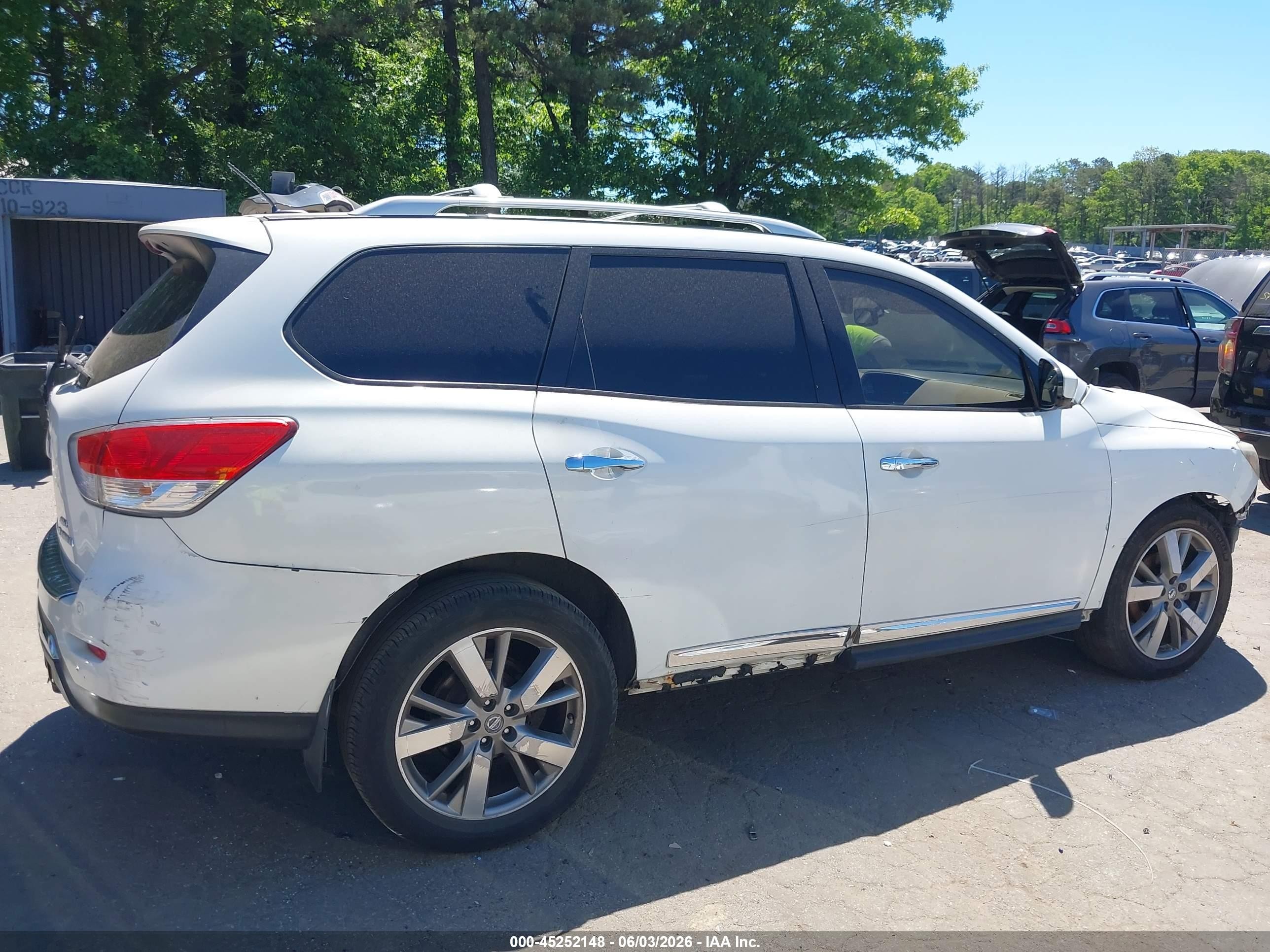 2013 Nissan Pathfinder Platinum White vin: 5N1AR2MM8DC666462