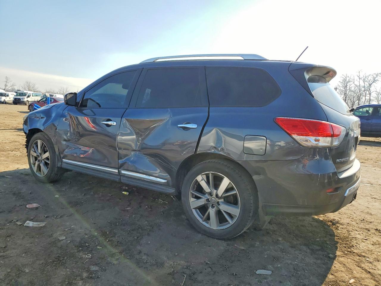 2013 Niss Pathfinder S Charcoal vin: 5N1AR2MM8DC685190