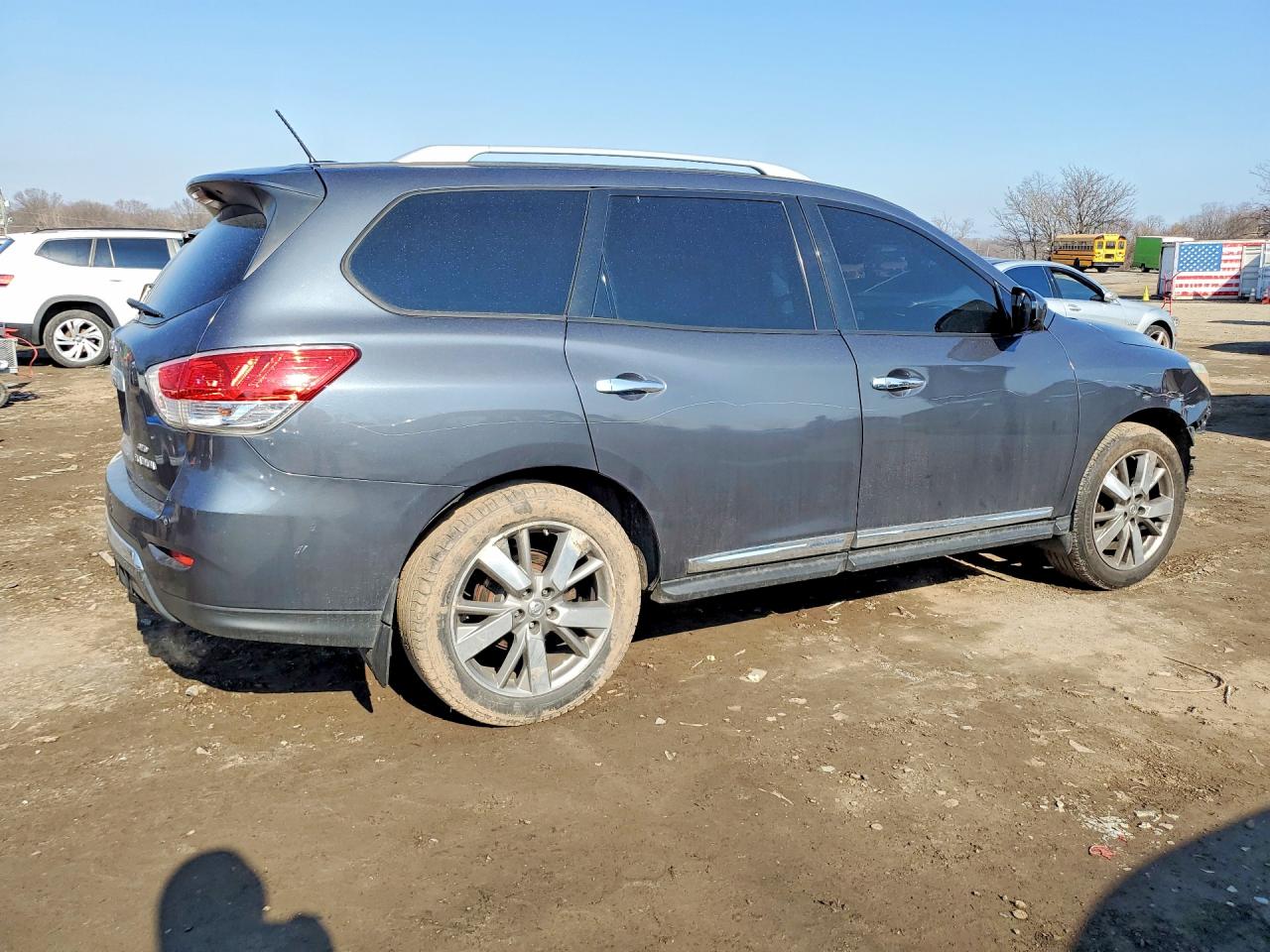 2013 Niss Pathfinder S Charcoal vin: 5N1AR2MM8DC685190