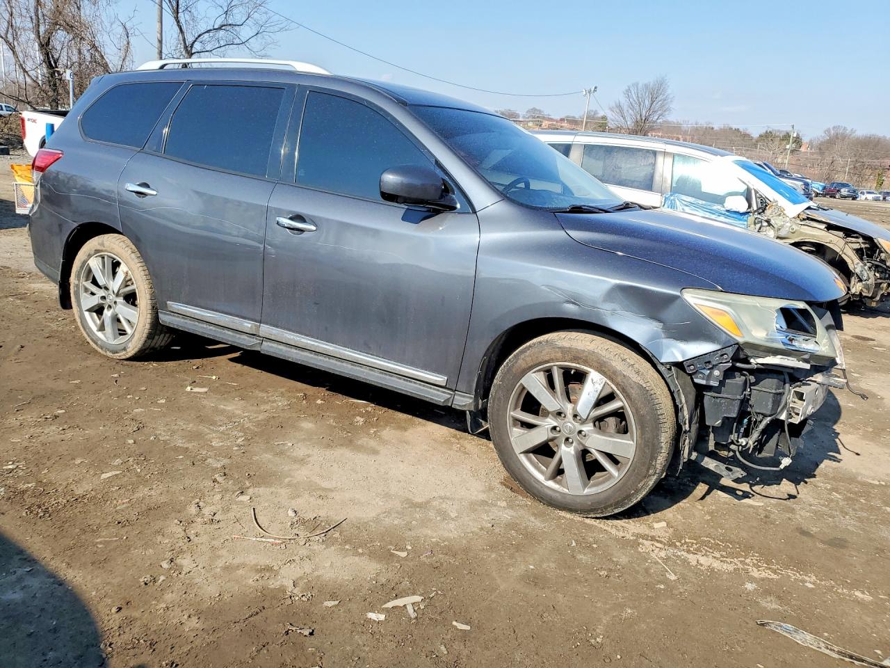 2013 Niss Pathfinder S Charcoal vin: 5N1AR2MM8DC685190