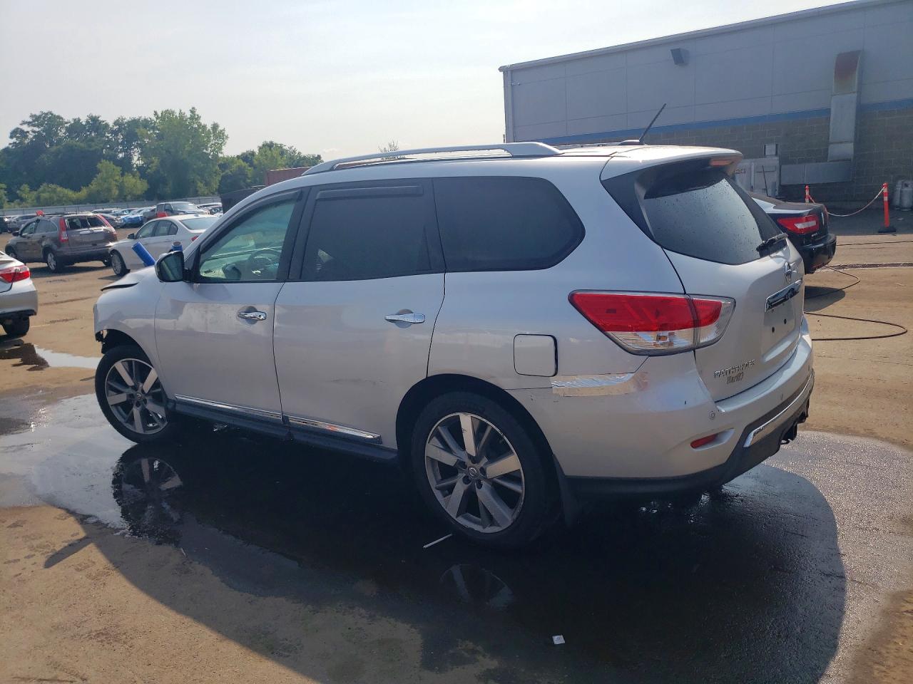 2014 Nissan Pathfinder S Silver vin: 5N1AR2MM8EC604674