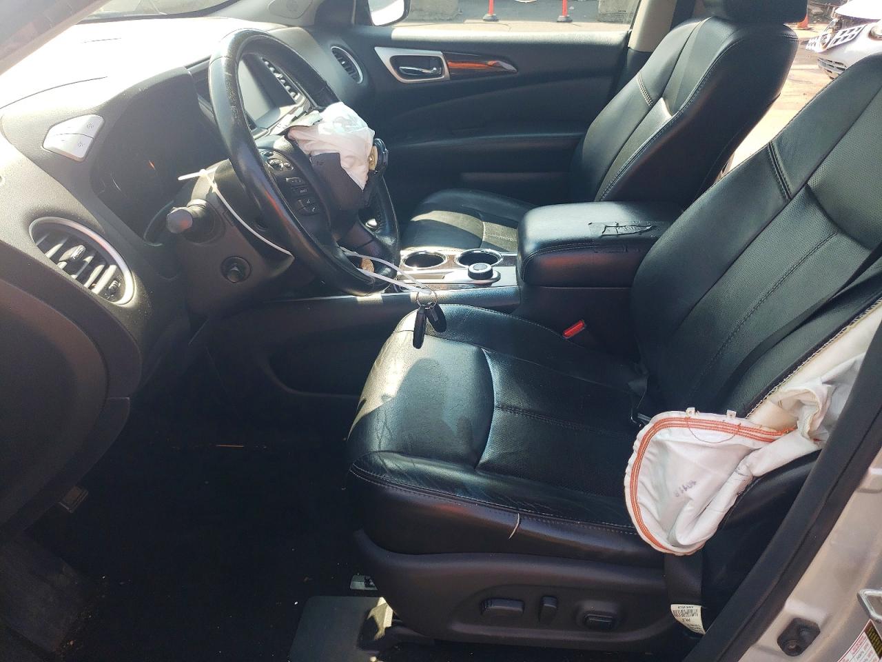 2014 Nissan Pathfinder S Silver vin: 5N1AR2MM8EC604674