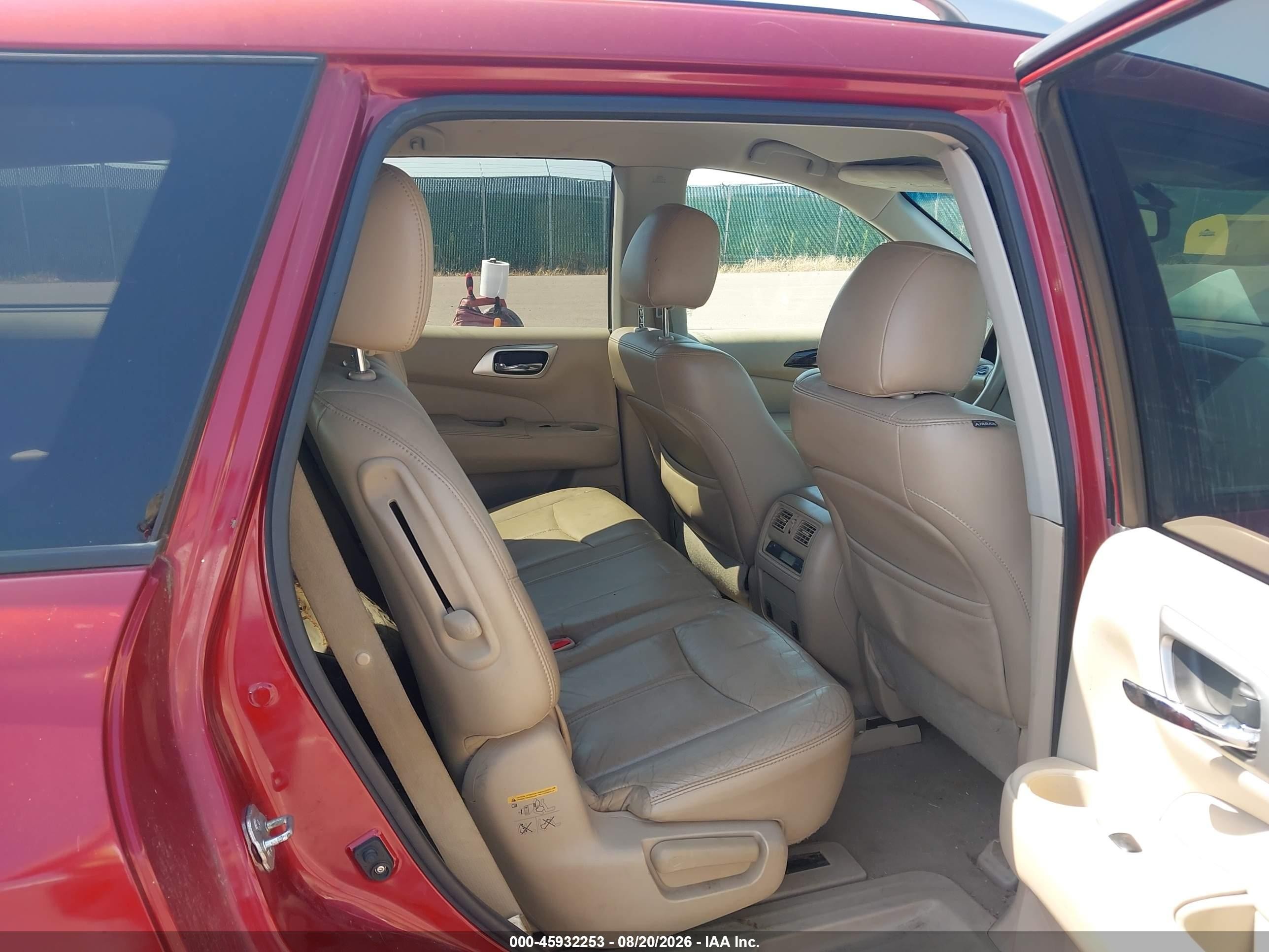 2014 Nissan Pathfinder Sl Red vin: 5N1AR2MM8EC621717