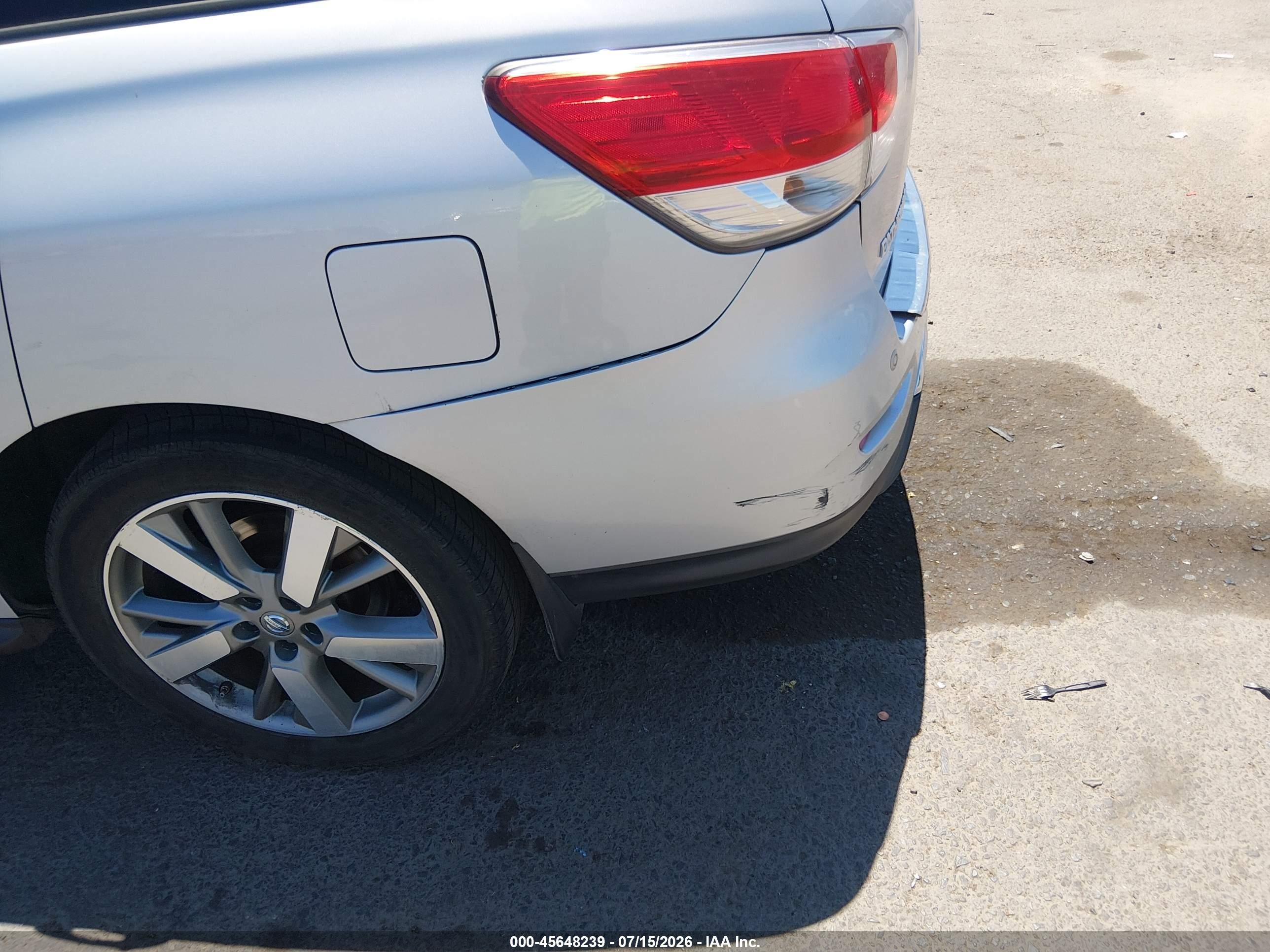 2014 Nissan Pathfinder Platinum Silver vin: 5N1AR2MM8EC623807