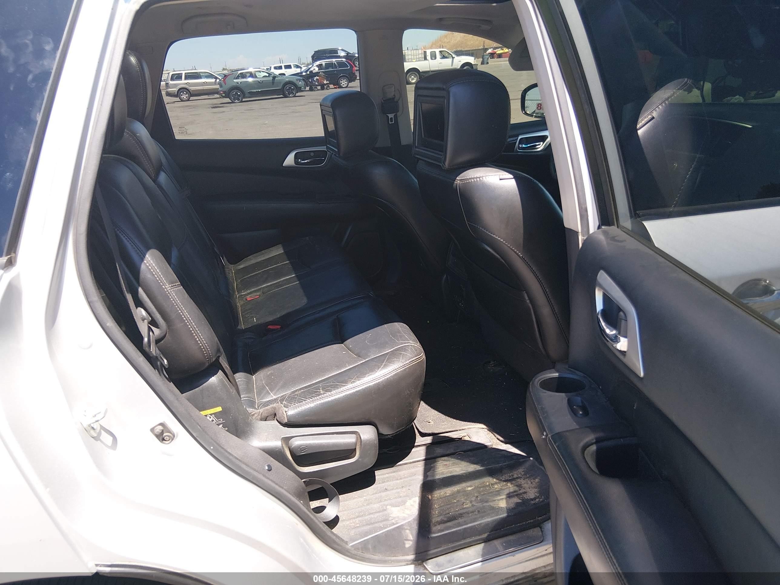 2014 Nissan Pathfinder Platinum Silver vin: 5N1AR2MM8EC623807