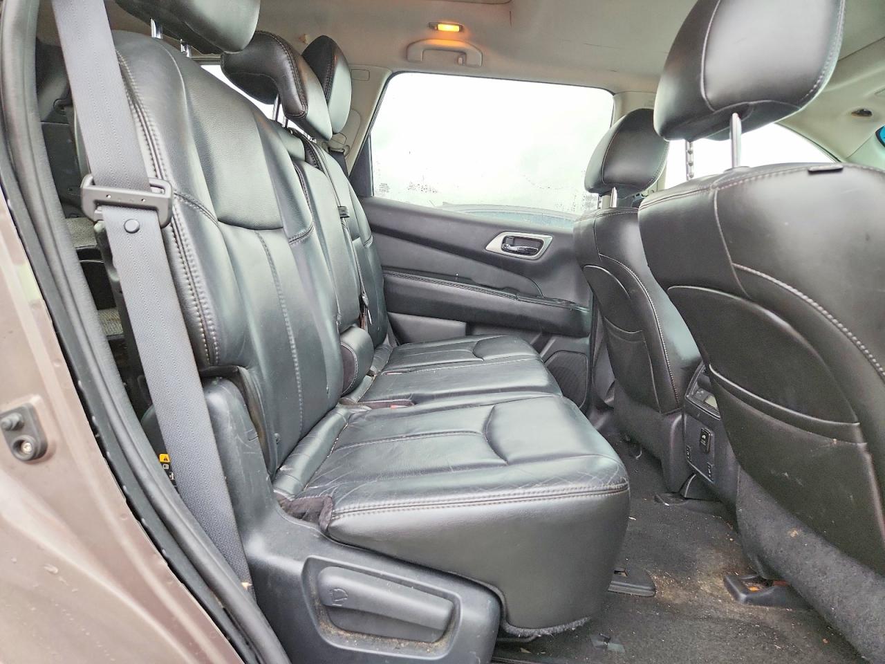 2014 Nissan Pathfinder Sl Silver vin: 5N1AR2MM8EC625184
