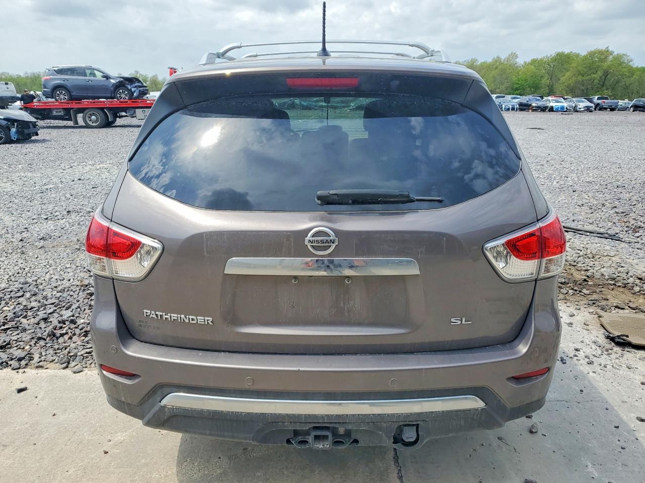 2014 Nissan Pathfinder Sl Silver vin: 5N1AR2MM8EC641787