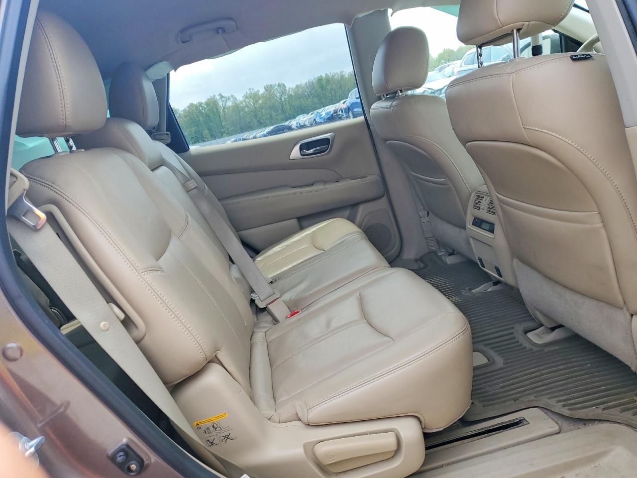 2014 Nissan Pathfinder Sl Silver vin: 5N1AR2MM8EC641787