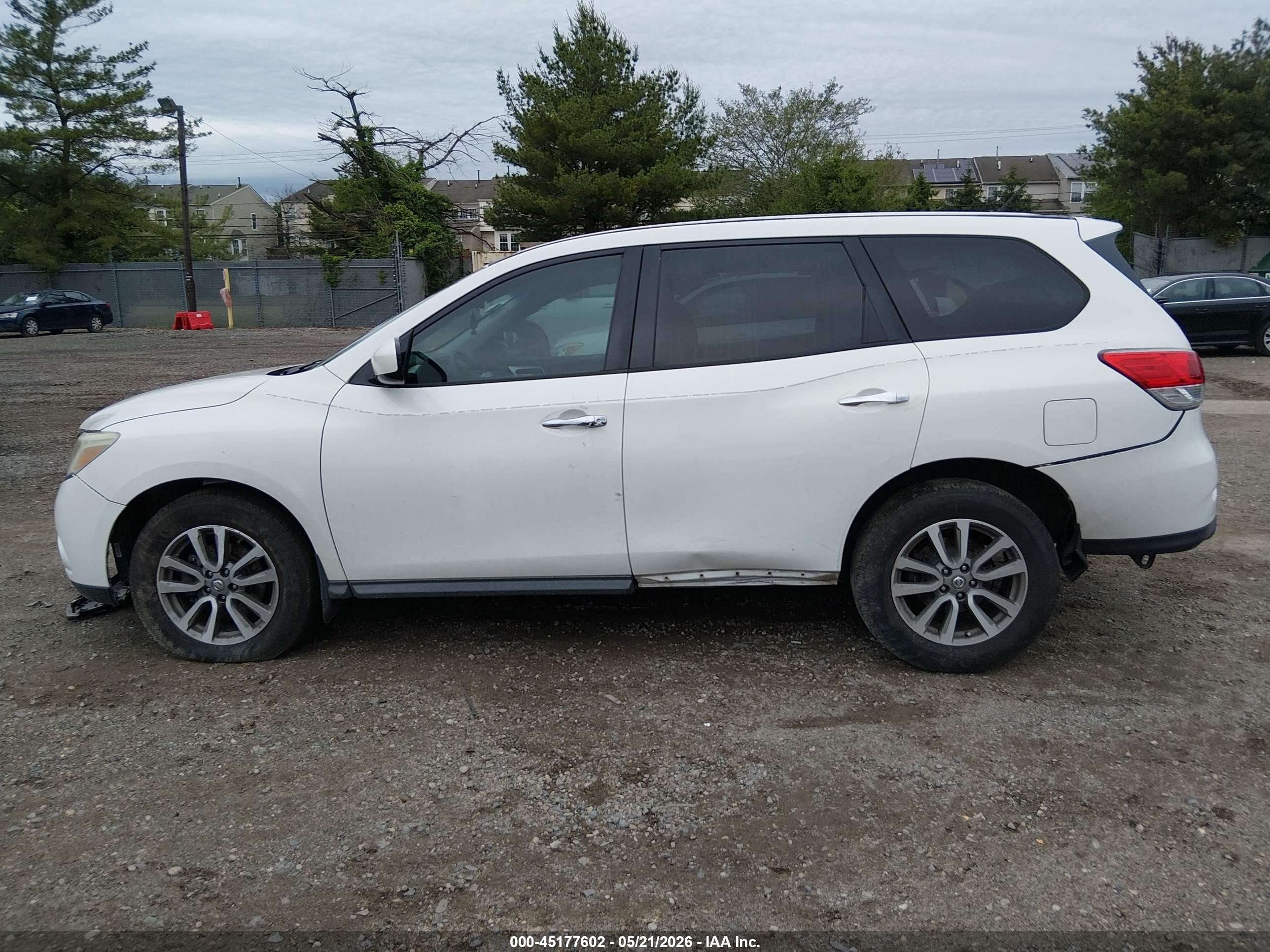 2014 Nissan Pathfinder S Белый vin: 5N1AR2MM8EC672490