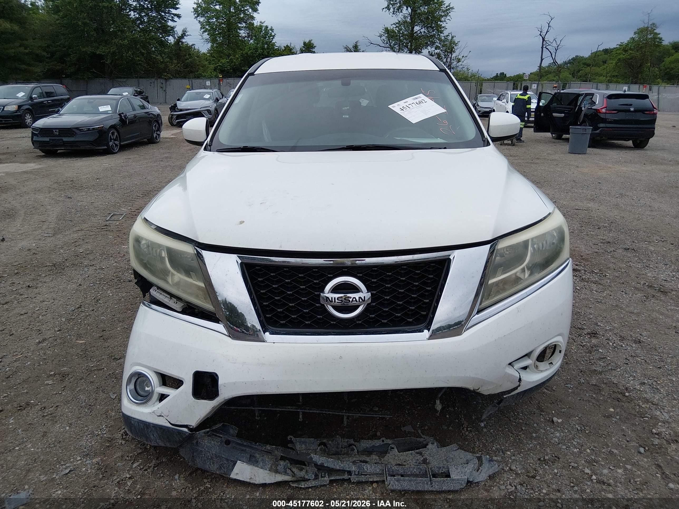 2014 Nissan Pathfinder S Белый vin: 5N1AR2MM8EC672490