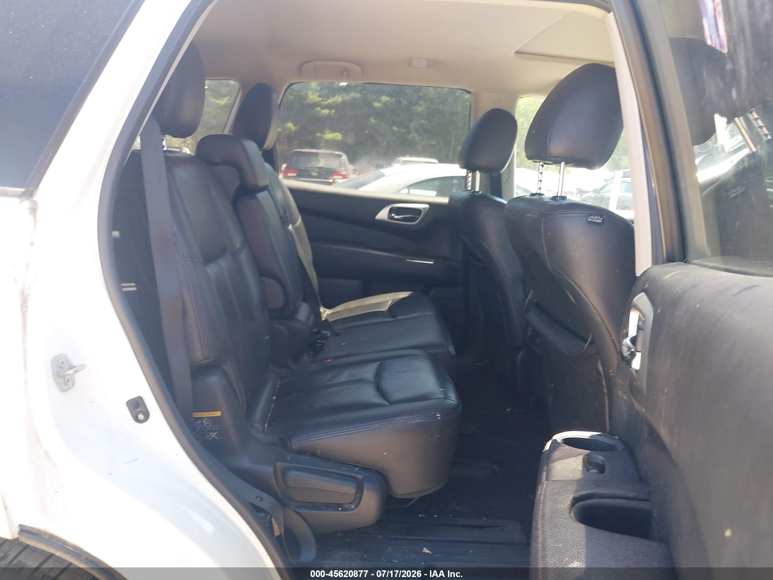 2014 Nissan Pathfinder S White vin: 5N1AR2MM8EC714639