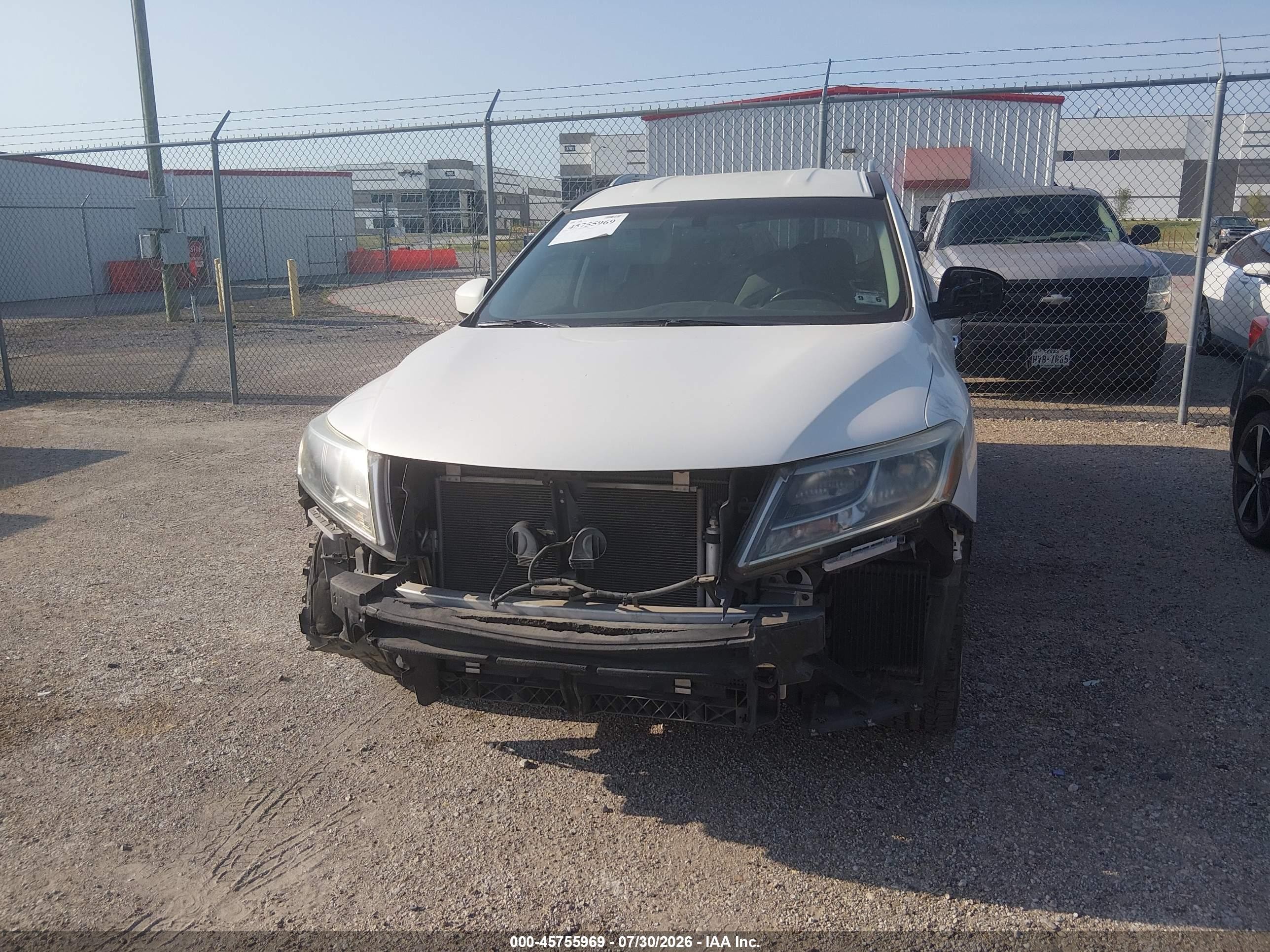 2014 Nissan Pathfinder Sv White vin: 5N1AR2MM8EC729447