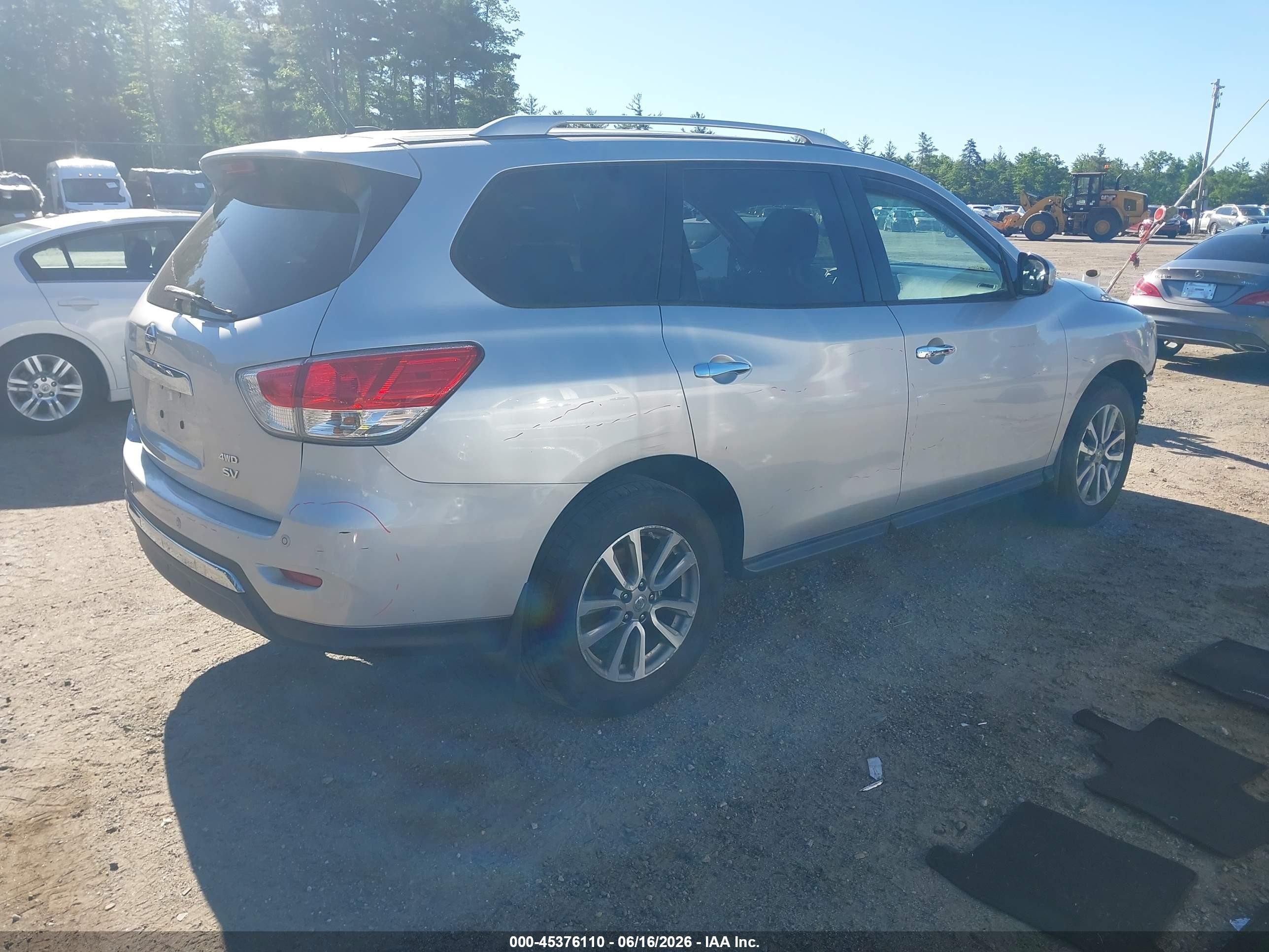 2015 Nissan Pathfinder Sv Silver vin: 5N1AR2MM8FC603283