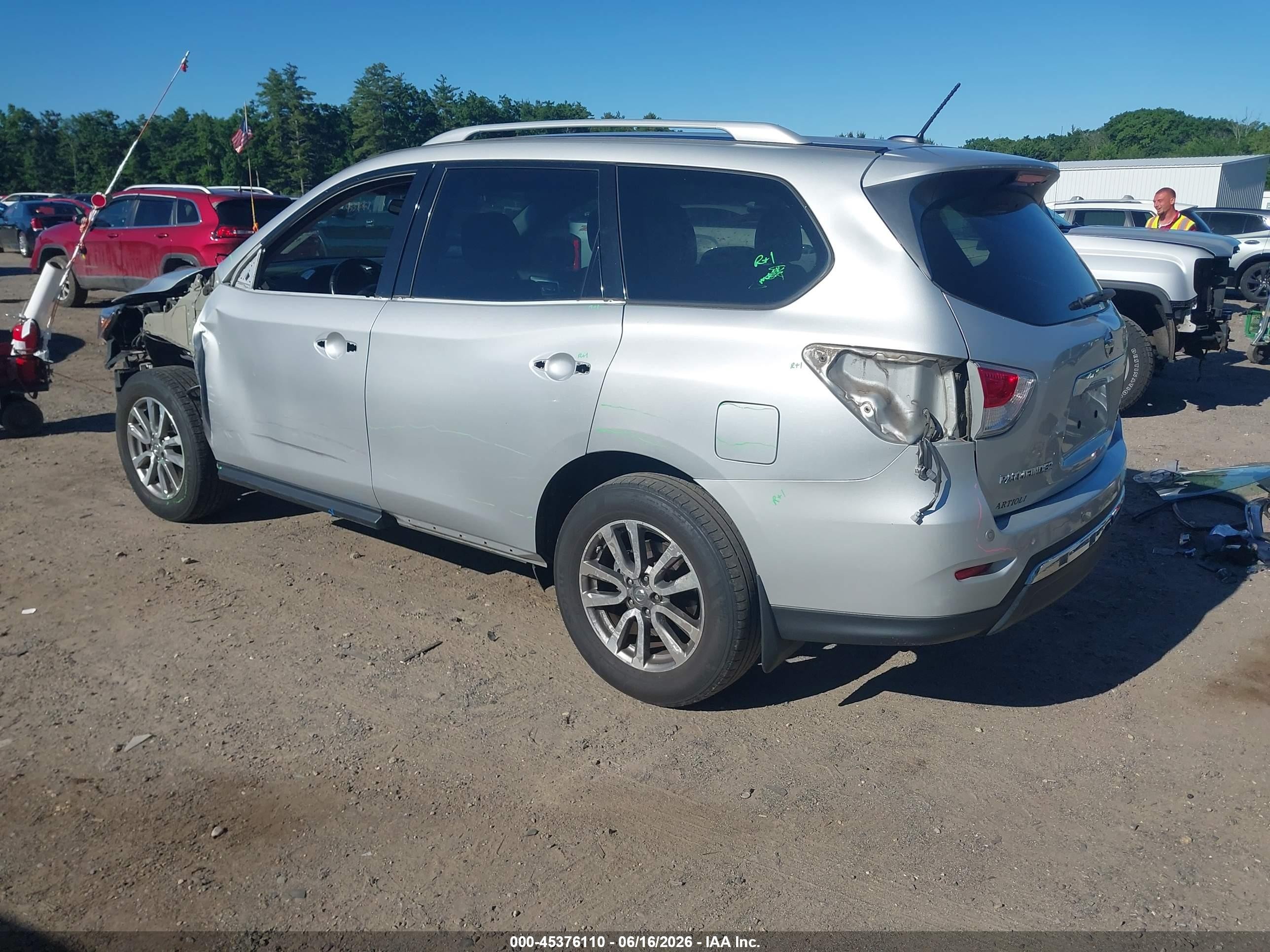 2015 Nissan Pathfinder Sv Silver vin: 5N1AR2MM8FC603283