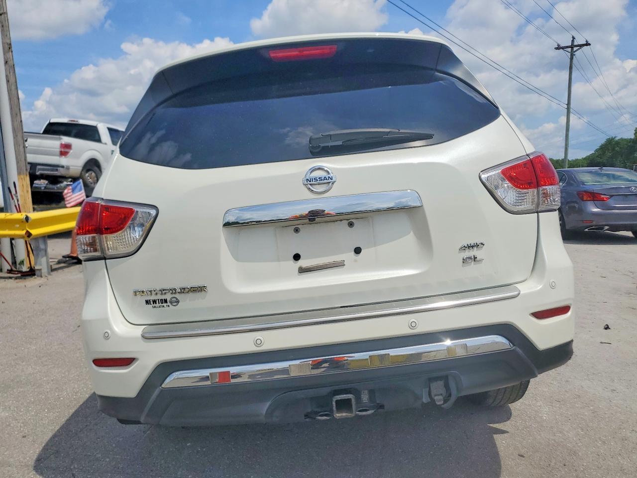 2015 Nissan Pathfinder Sl White vin: 5N1AR2MM8FC641452