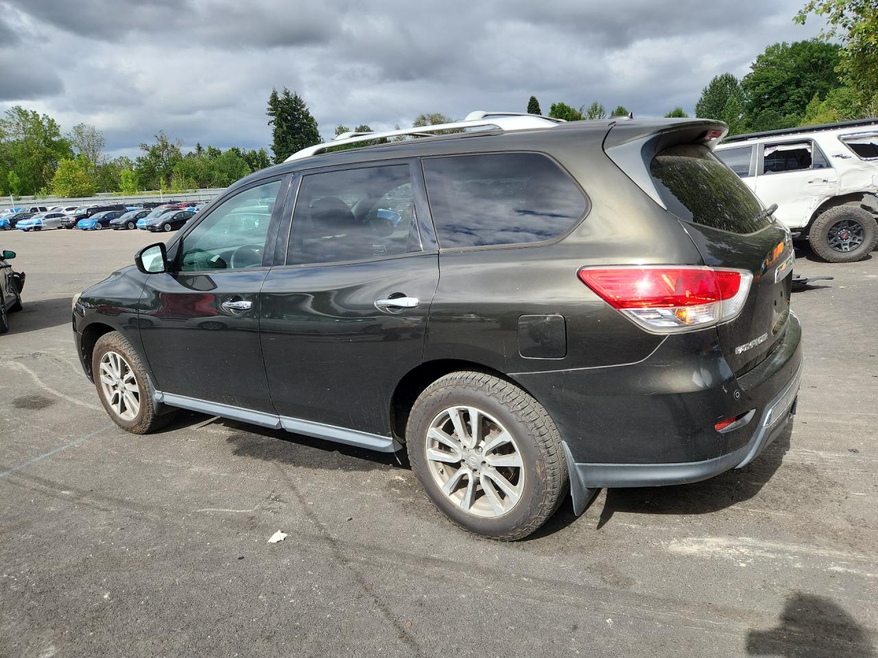 2015 Nissan Pathfinder Sv Угольный vin: 5N1AR2MM8FC653617 Damage: Left Qtr Panel, Heavy Scratch, 4 To 5 Inches