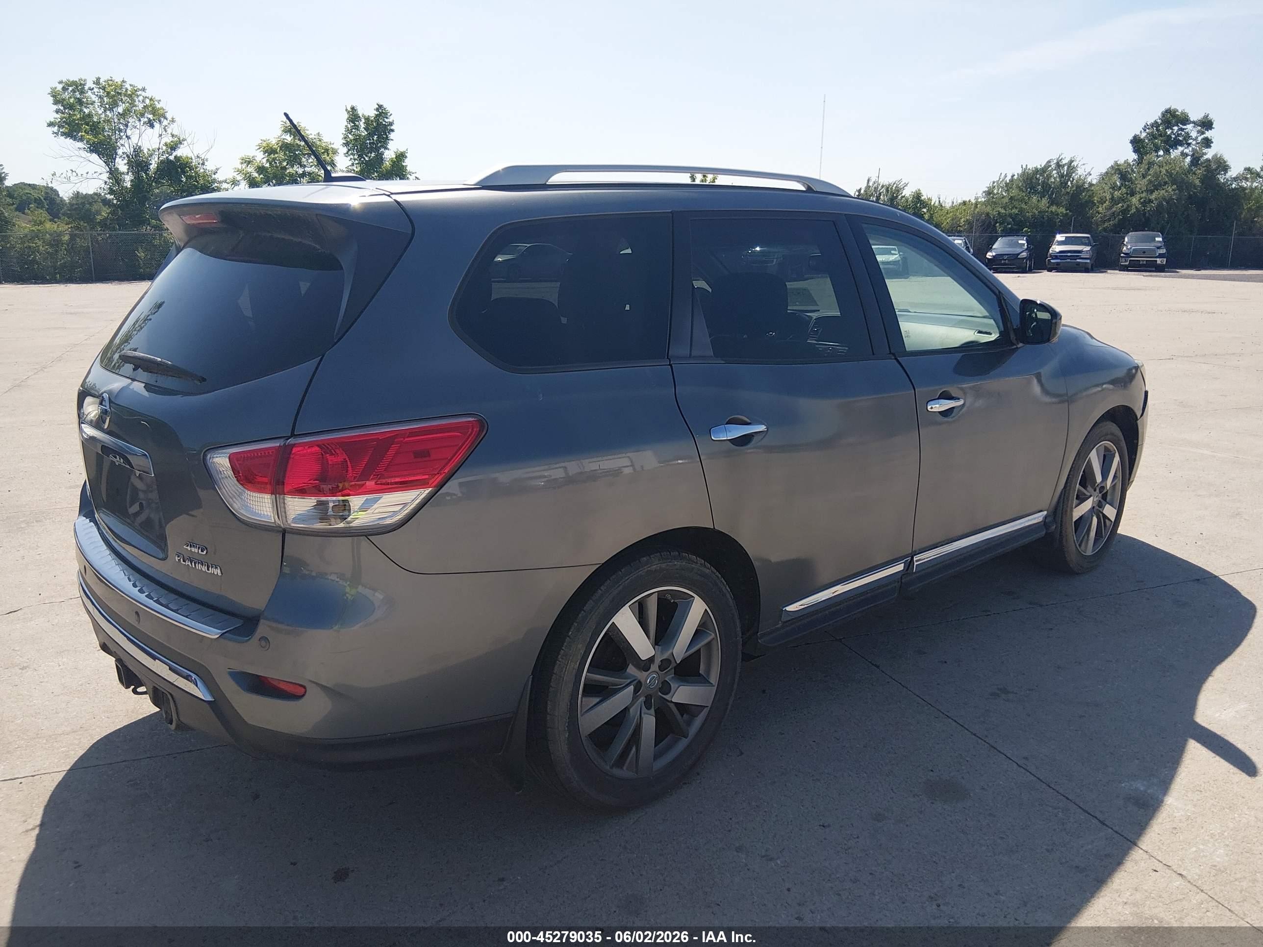 2015 Nissan Pathfinder Platinum Gray vin: 5N1AR2MM8FC667551