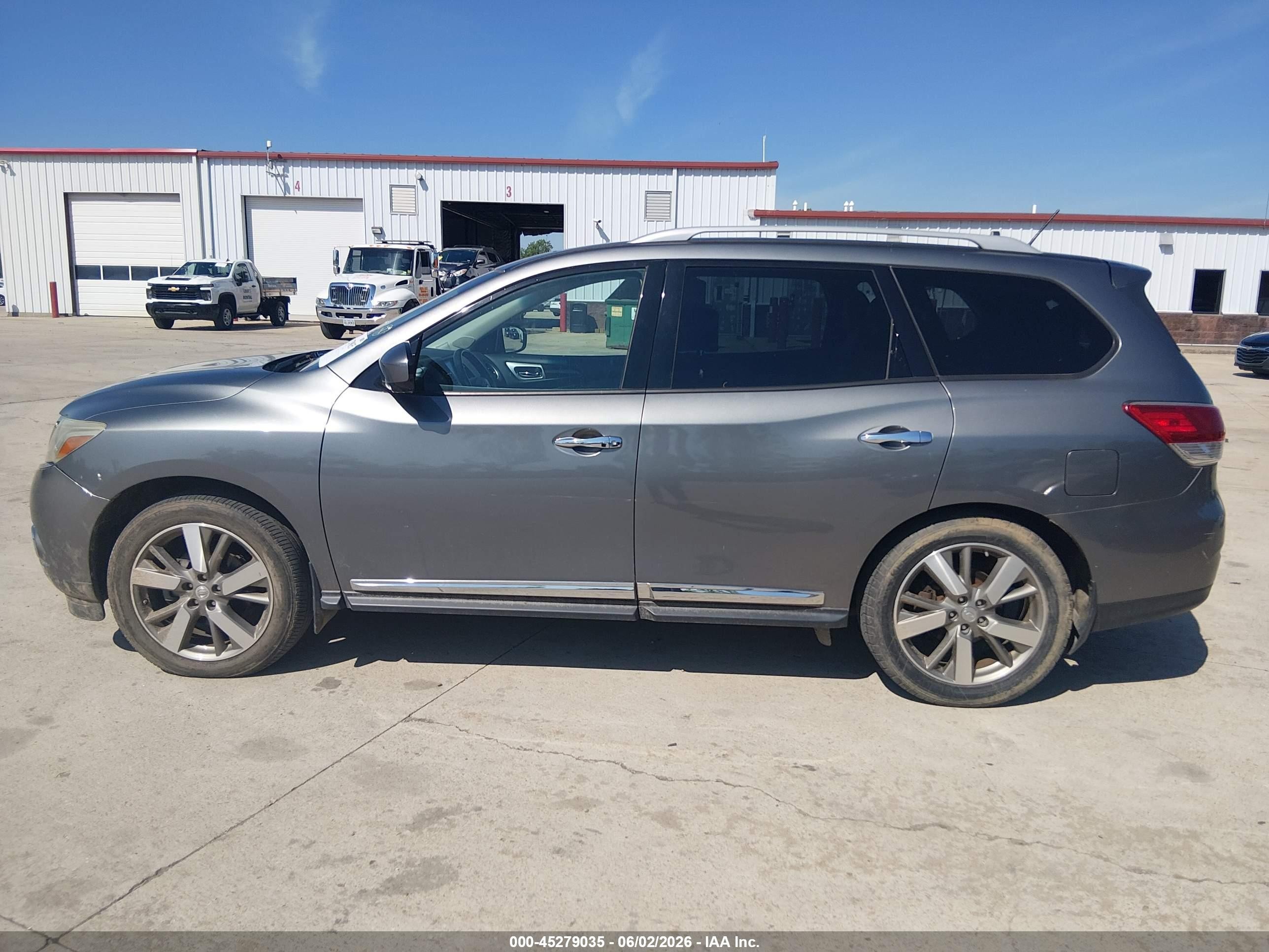 2015 Nissan Pathfinder Platinum Gray vin: 5N1AR2MM8FC667551