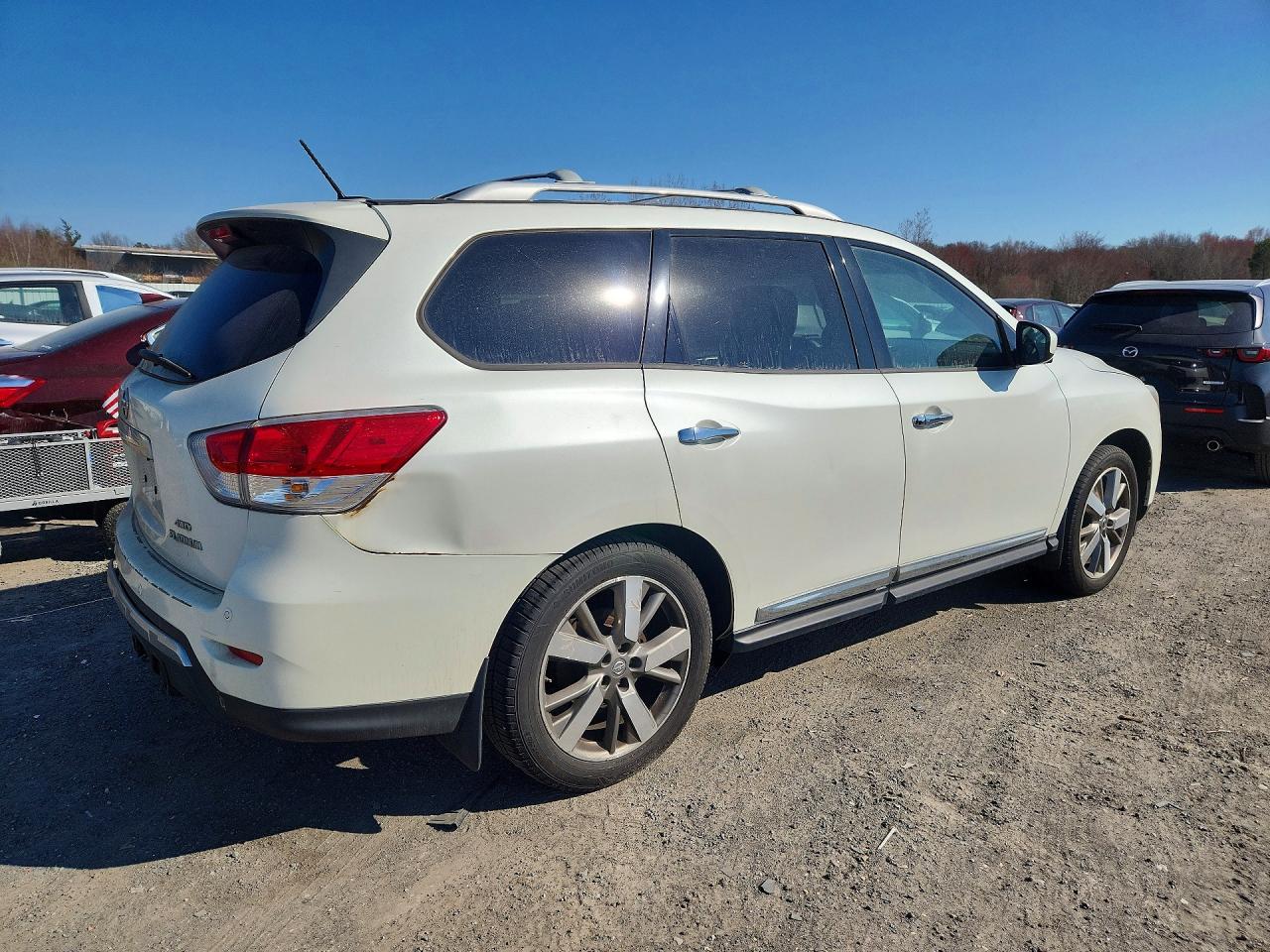 2015 Nissan Pathfinder S White vin: 5N1AR2MM8FC680848