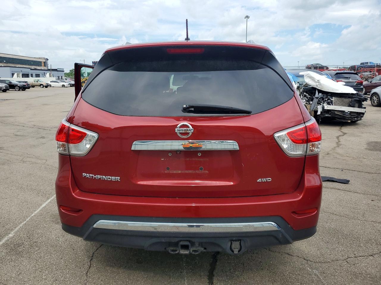 2015 Nissan Pathfinder S Red vin: 5N1AR2MM8FC681840