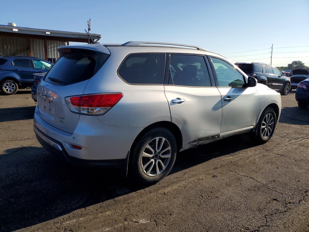 2015 Nissan Pathfinder Sl Silver vin: 5N1AR2MM8FC686407