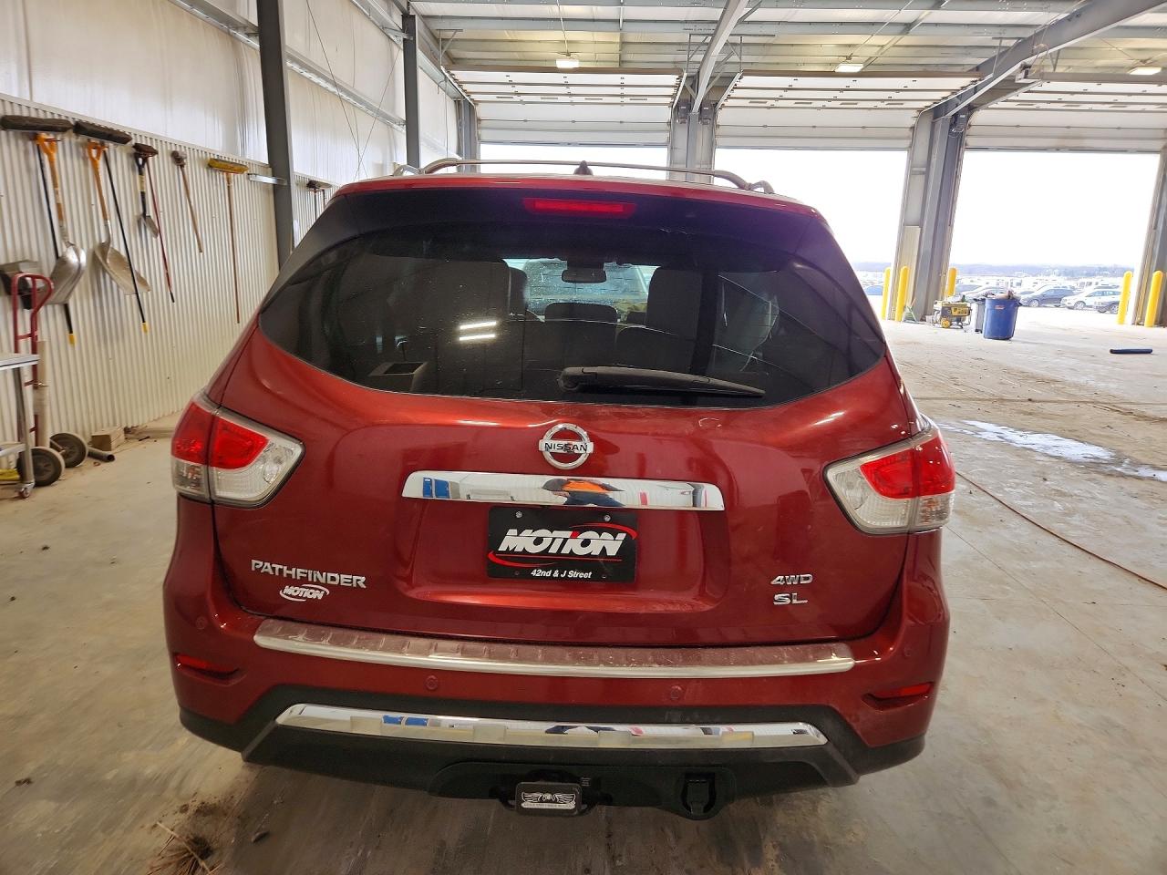 2015 Nissan Pathfinder Sl Red vin: 5N1AR2MM8FC697102
