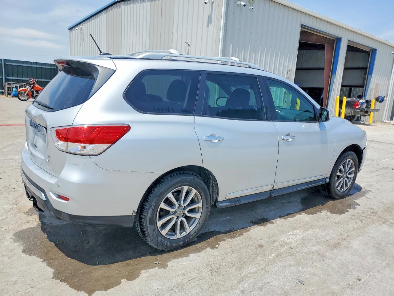 2013 Nissan Pathfinder S Silver vin: 5N1AR2MM9DC603421