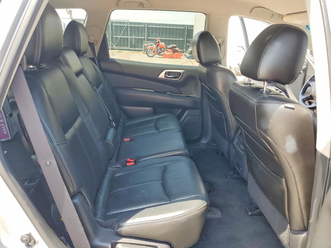 2013 Nissan Pathfinder S Silver vin: 5N1AR2MM9DC603421