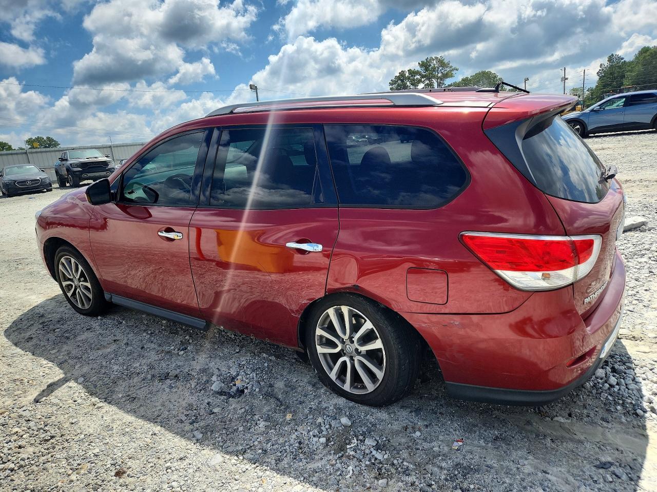 2013 Nissan Pathfinder S Red vin: 5N1AR2MM9DC613527