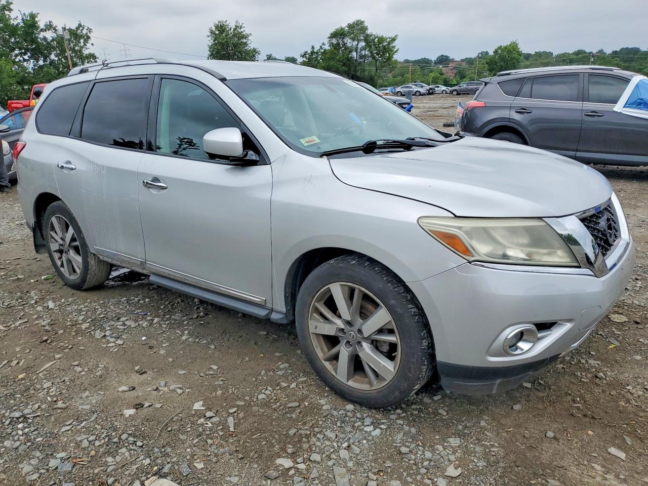 2013 Nissan Pathfinder S Silver vin: 5N1AR2MM9DC617058
