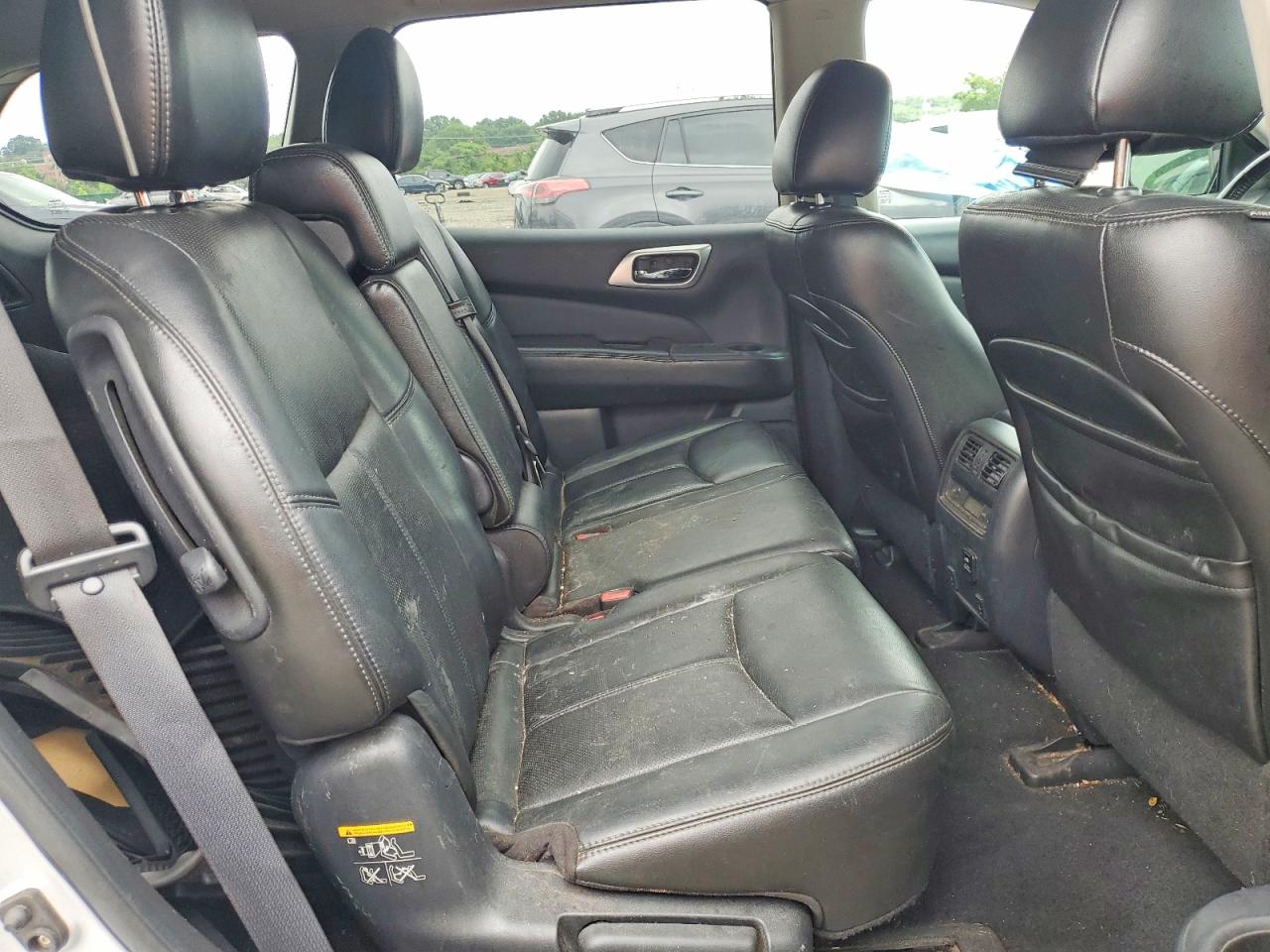 2013 Nissan Pathfinder S Silver vin: 5N1AR2MM9DC617058