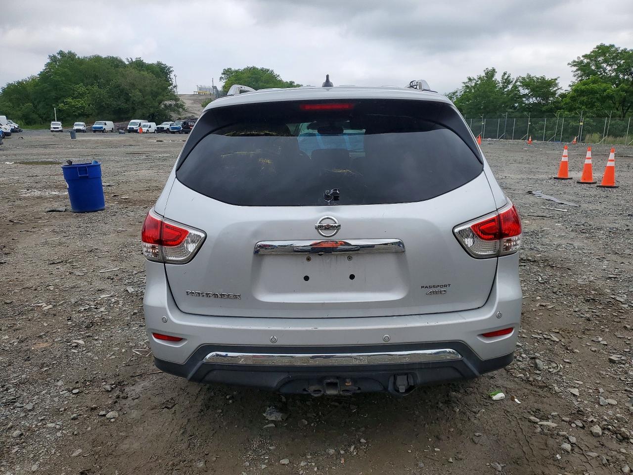 2013 Nissan Pathfinder S Silver vin: 5N1AR2MM9DC617058