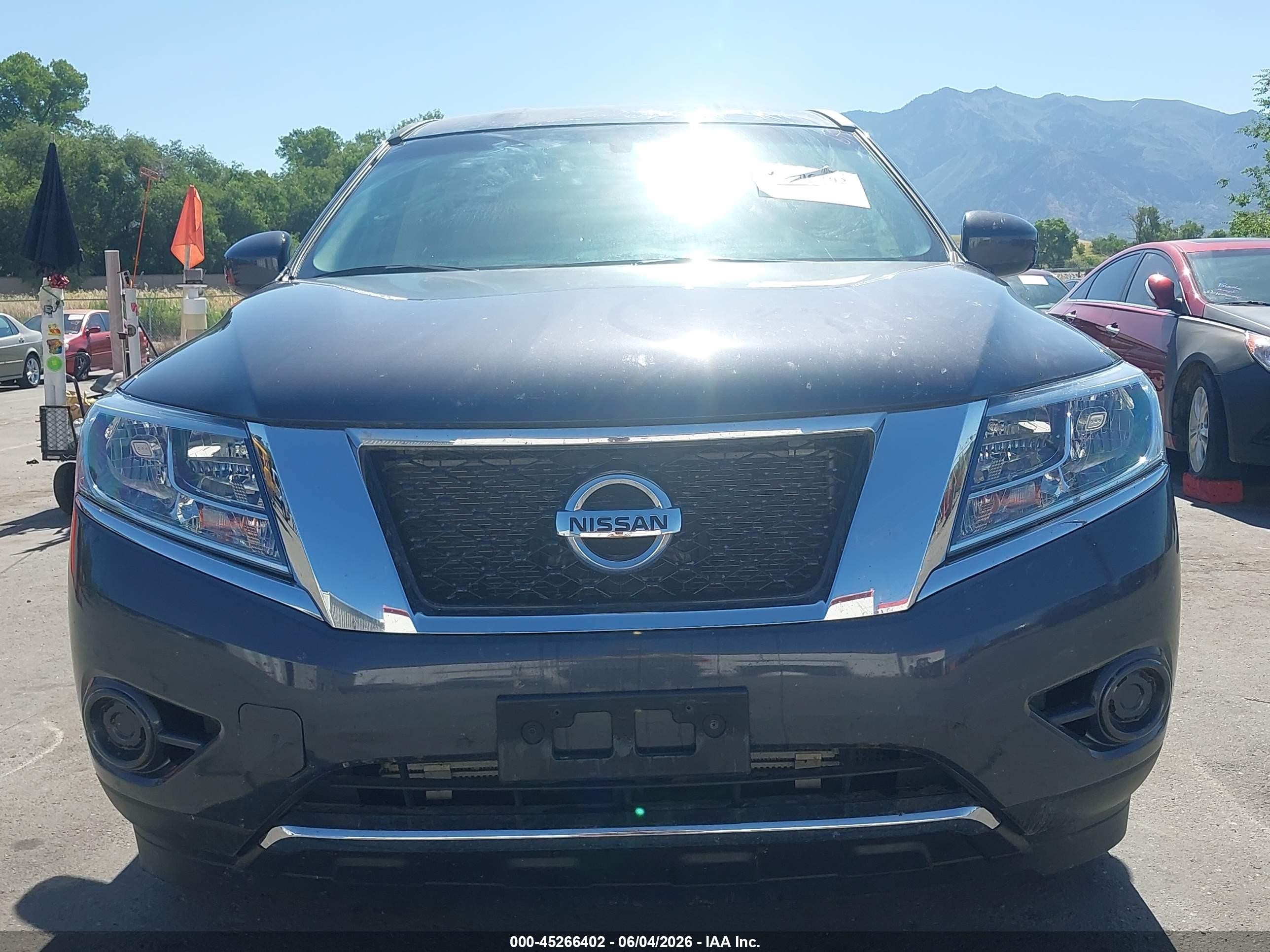 2013 Nissan Pathfinder S Gray vin: 5N1AR2MM9DC633051