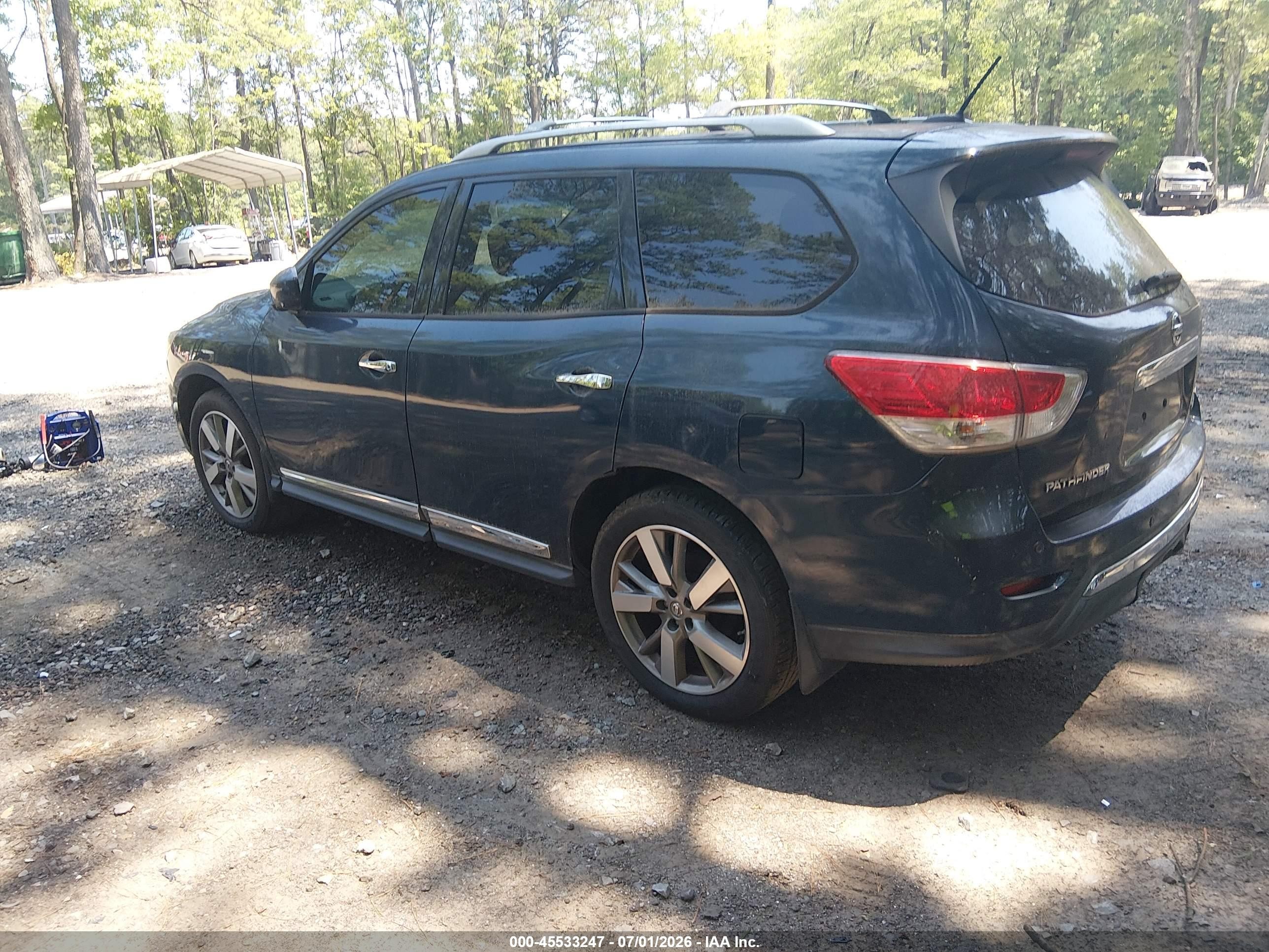2013 Nissan Pathfinder Platinum Dark Blue vin: 5N1AR2MM9DC638797