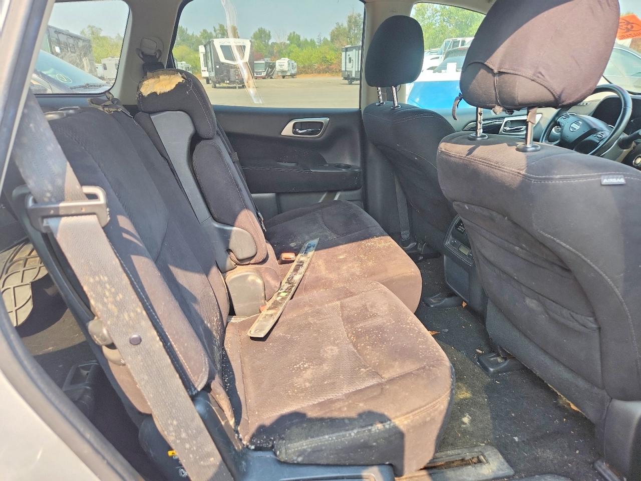 2013 Nissan Pathfinder S Silver vin: 5N1AR2MM9DC681942