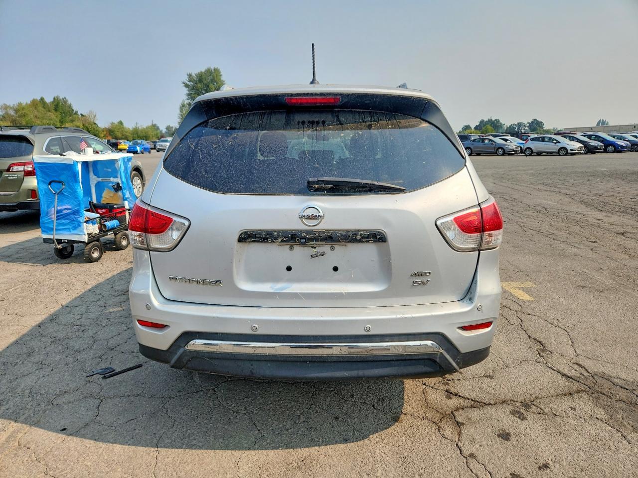 2013 Nissan Pathfinder S Silver vin: 5N1AR2MM9DC681942
