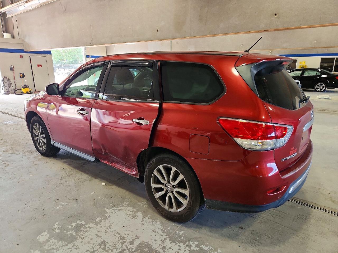 2014 Nissan Pathfinder S Red vin: 5N1AR2MM9EC618647
