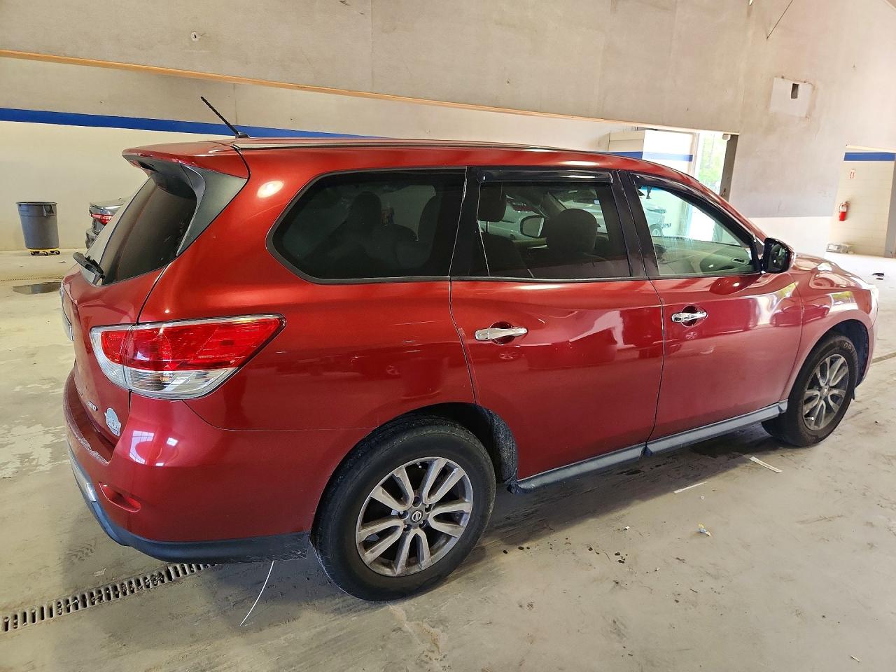 2014 Nissan Pathfinder S Red vin: 5N1AR2MM9EC618647