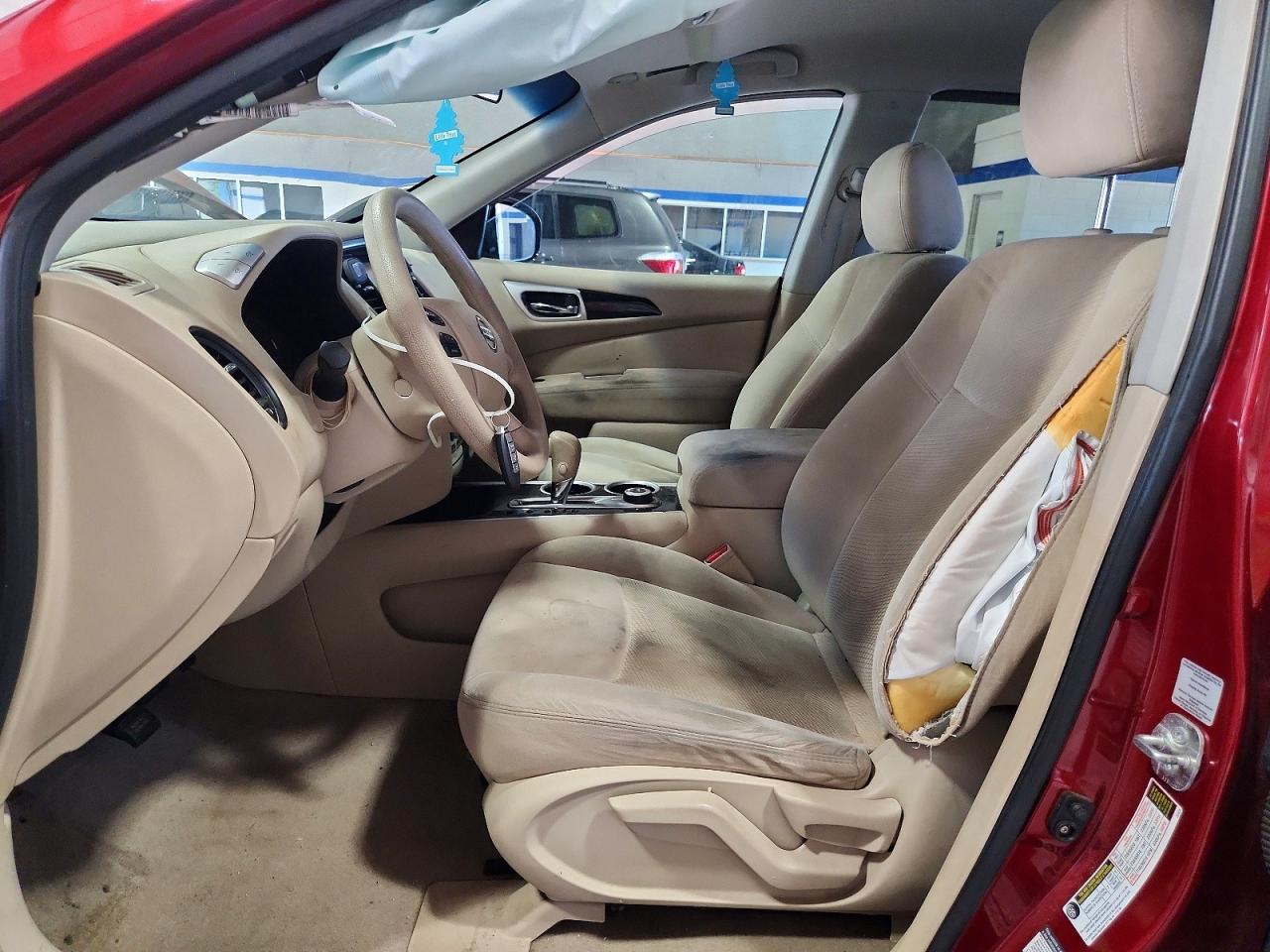 2014 Nissan Pathfinder S Red vin: 5N1AR2MM9EC618647