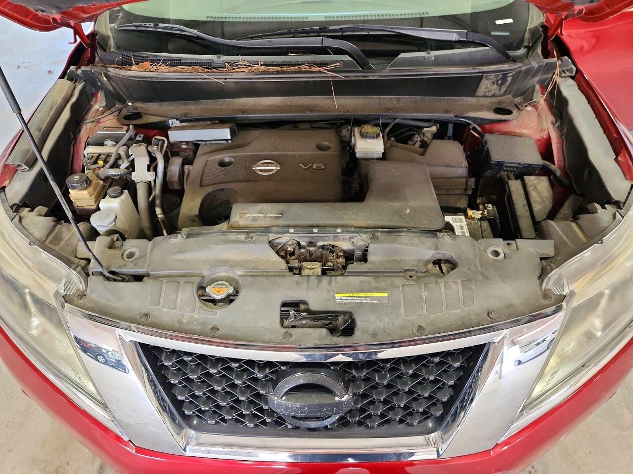 2014 Nissan Pathfinder S Red vin: 5N1AR2MM9EC618647