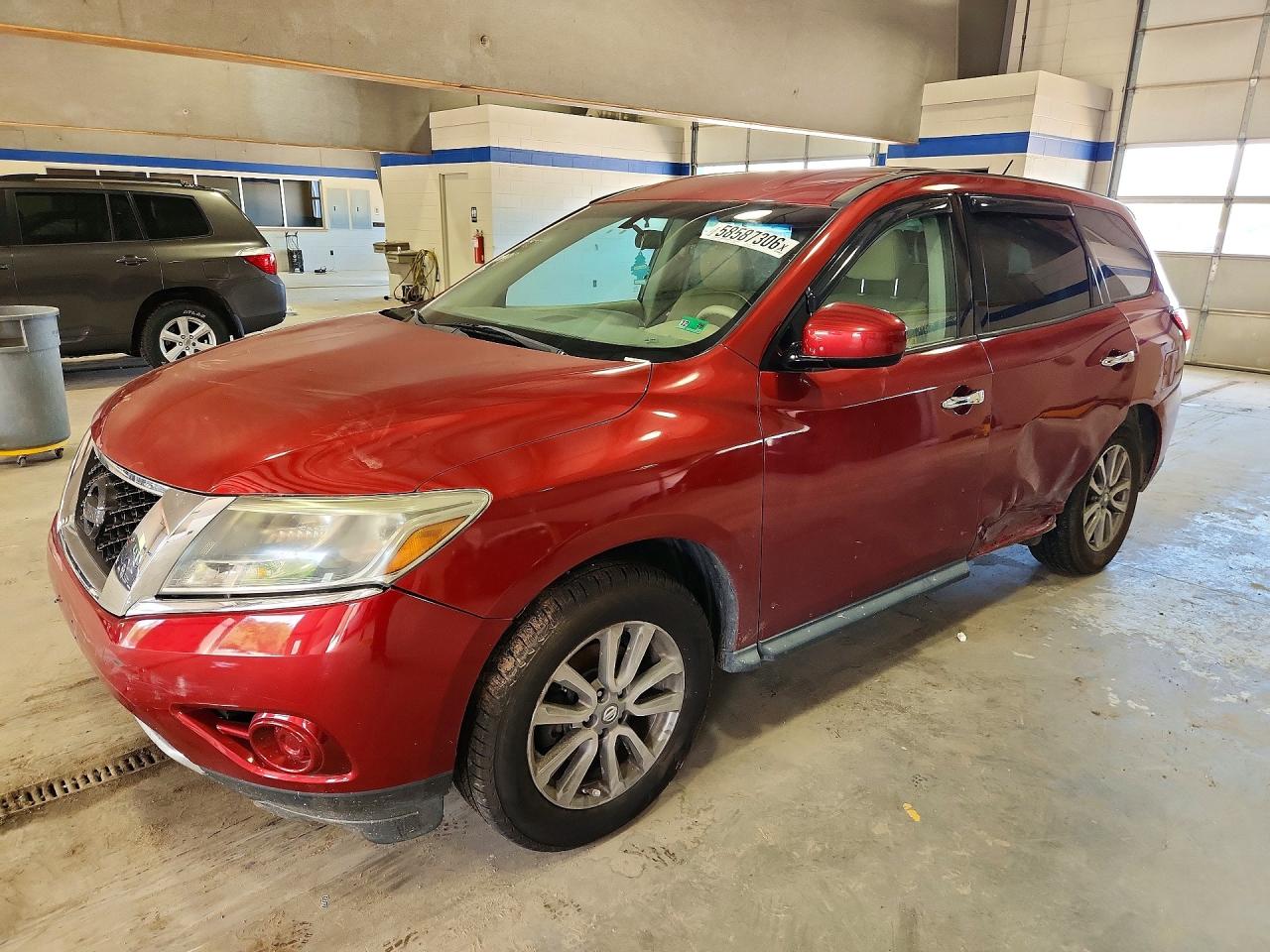 2014 Nissan Pathfinder S Red vin: 5N1AR2MM9EC618647