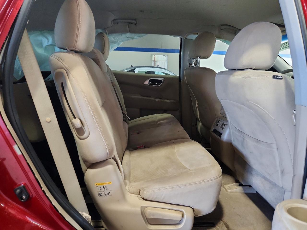 2014 Nissan Pathfinder S Red vin: 5N1AR2MM9EC618647