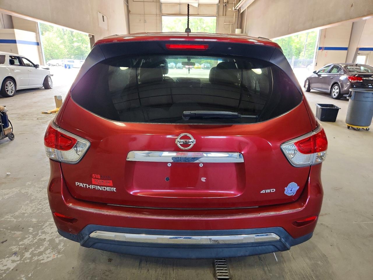 2014 Nissan Pathfinder S Red vin: 5N1AR2MM9EC618647