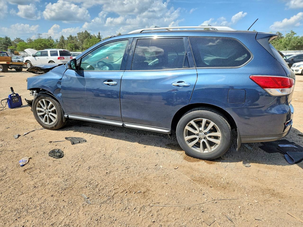 2014 Nissan Pathfinder Sv Gray vin: 5N1AR2MM9EC633973
