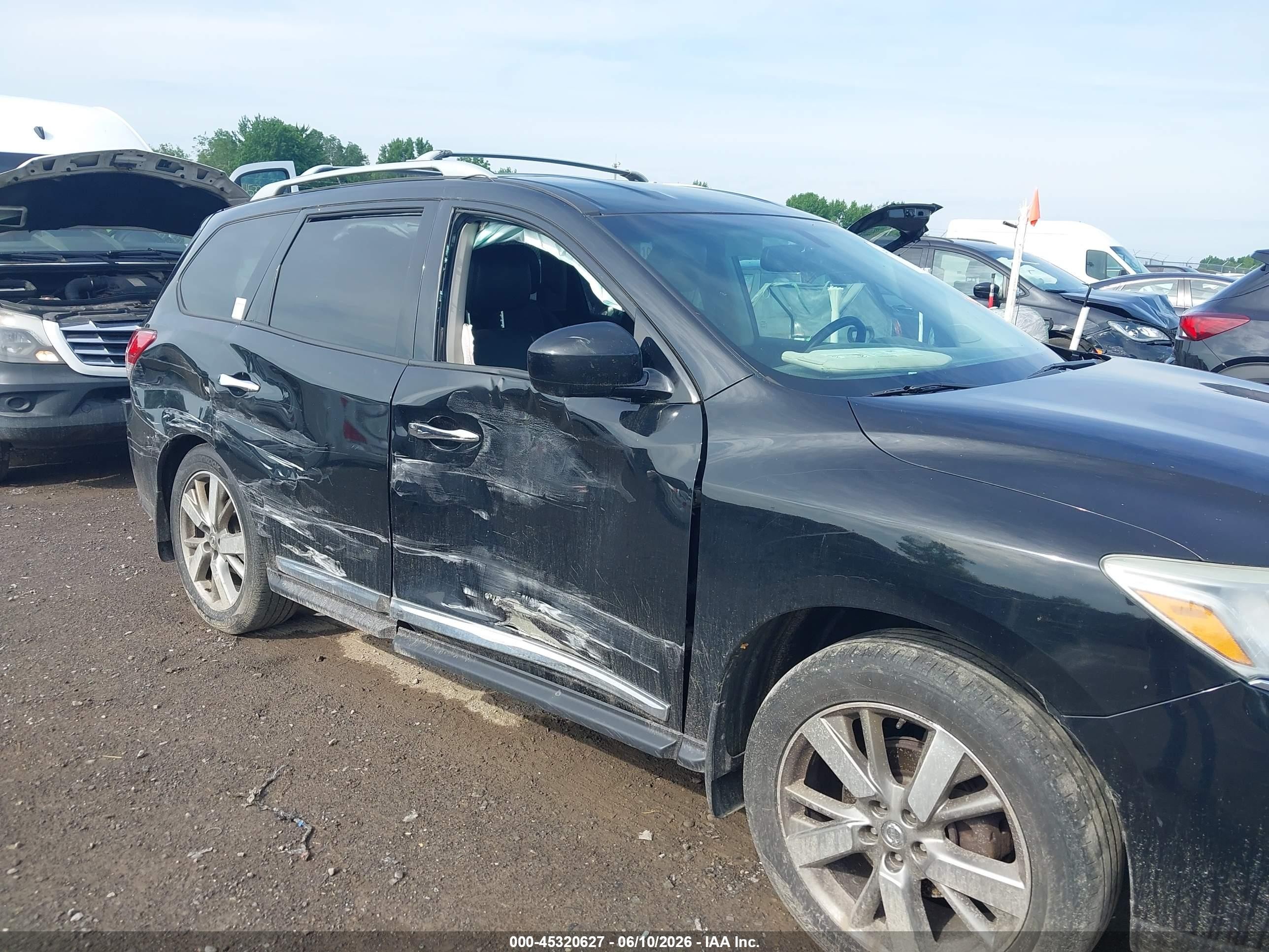 2014 Nissan Pathfinder Platinum Black vin: 5N1AR2MM9EC656444