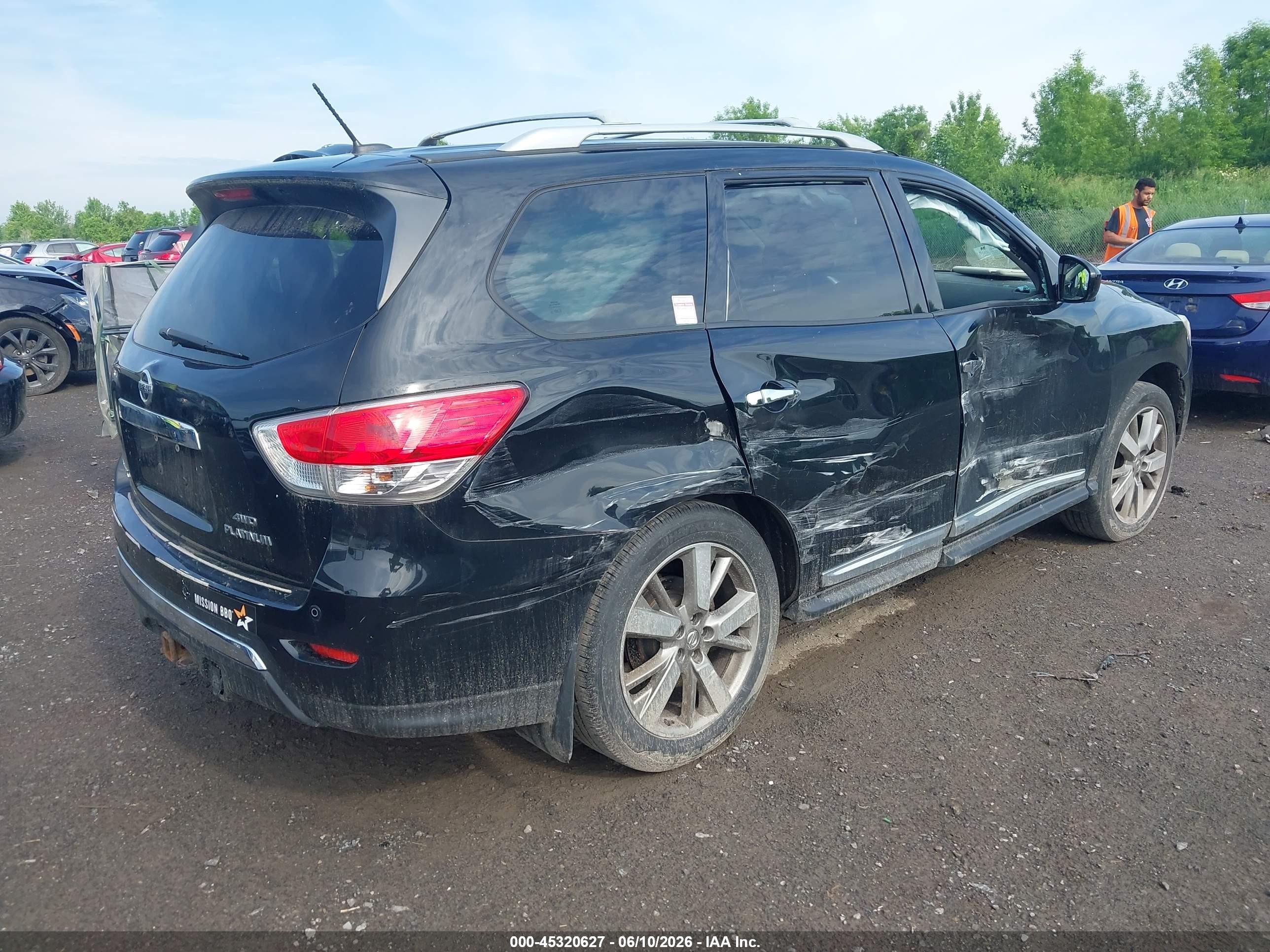 2014 Nissan Pathfinder Platinum Black vin: 5N1AR2MM9EC656444
