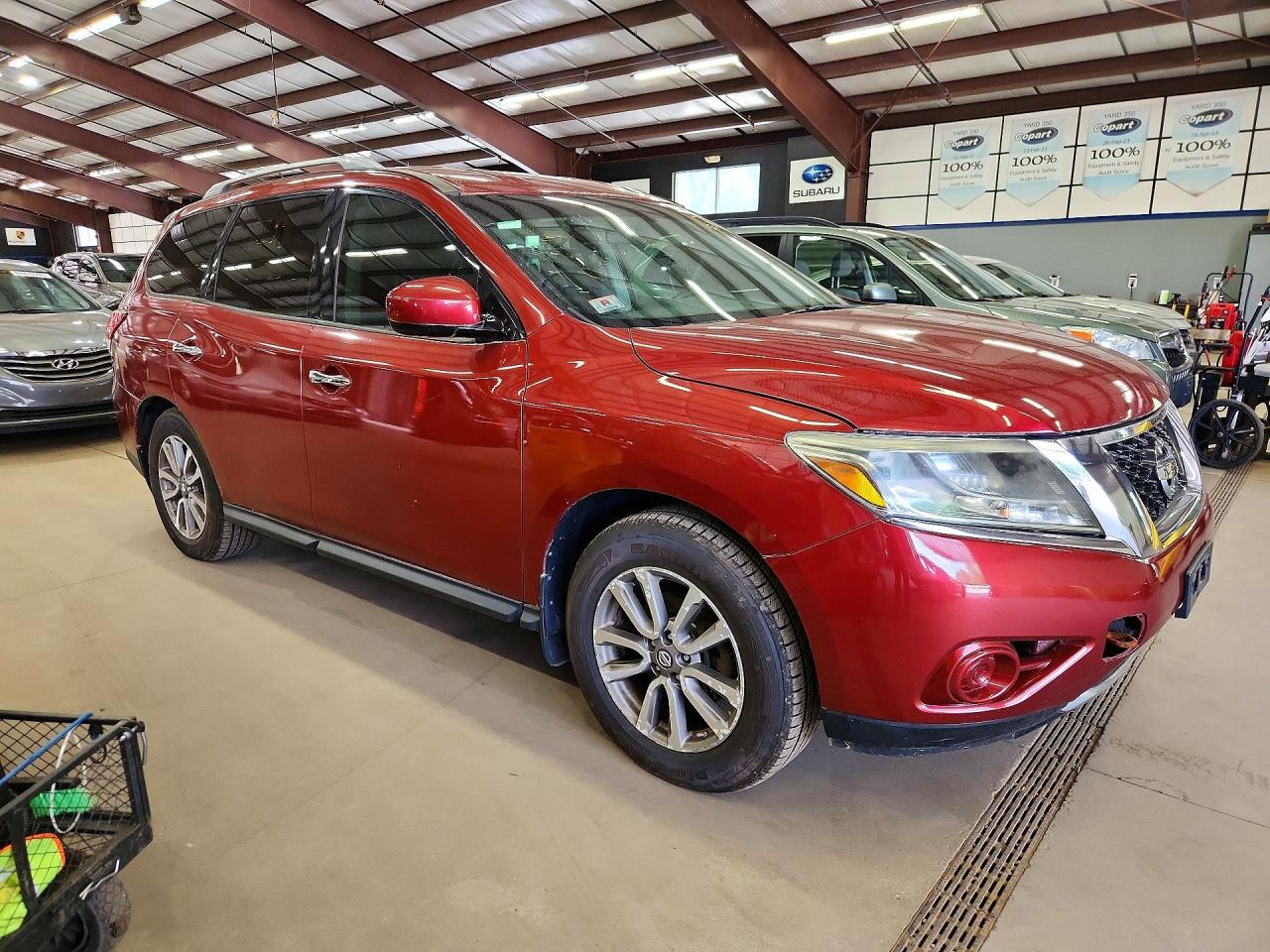 2014 Nissan Pathfinder Sv Red vin: 5N1AR2MM9EC656556